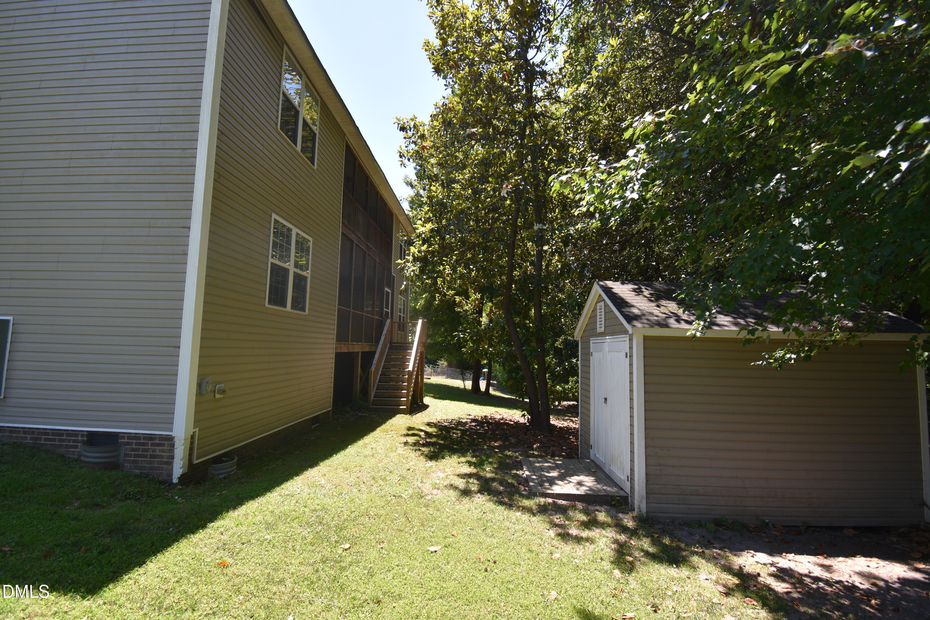 main property photo 30