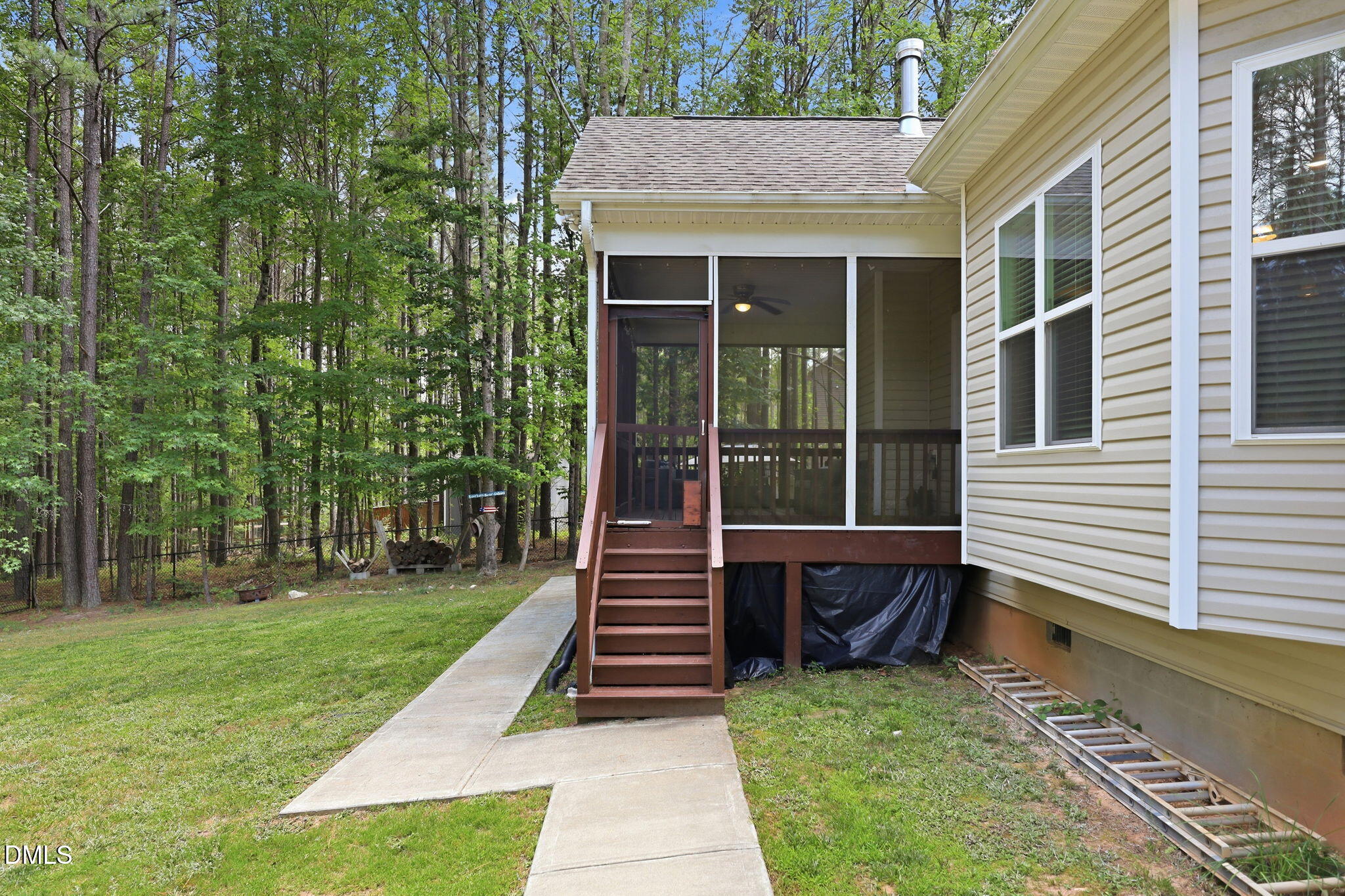 main property photo 25