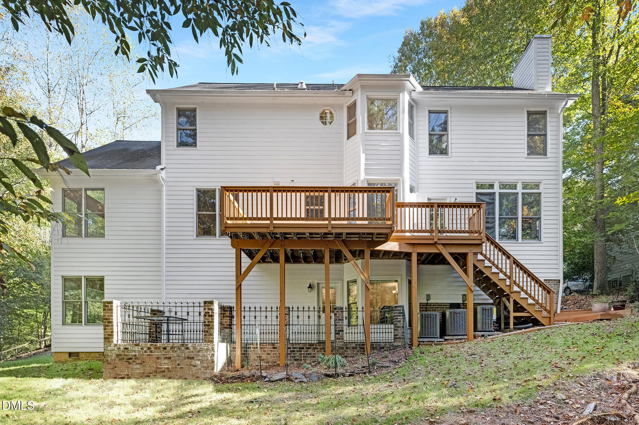 main property photo 37