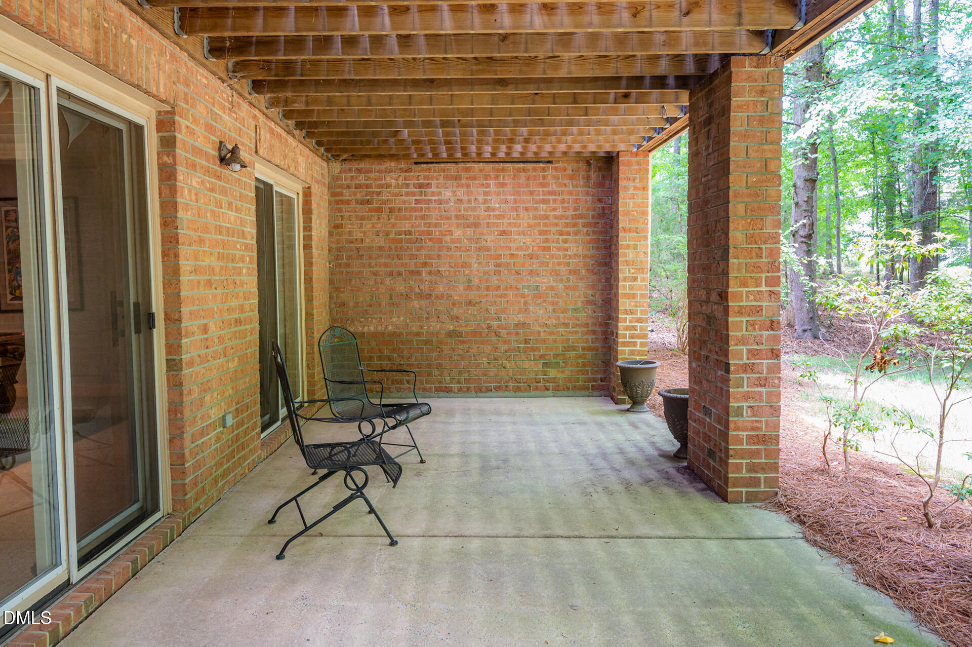 main property photo 40