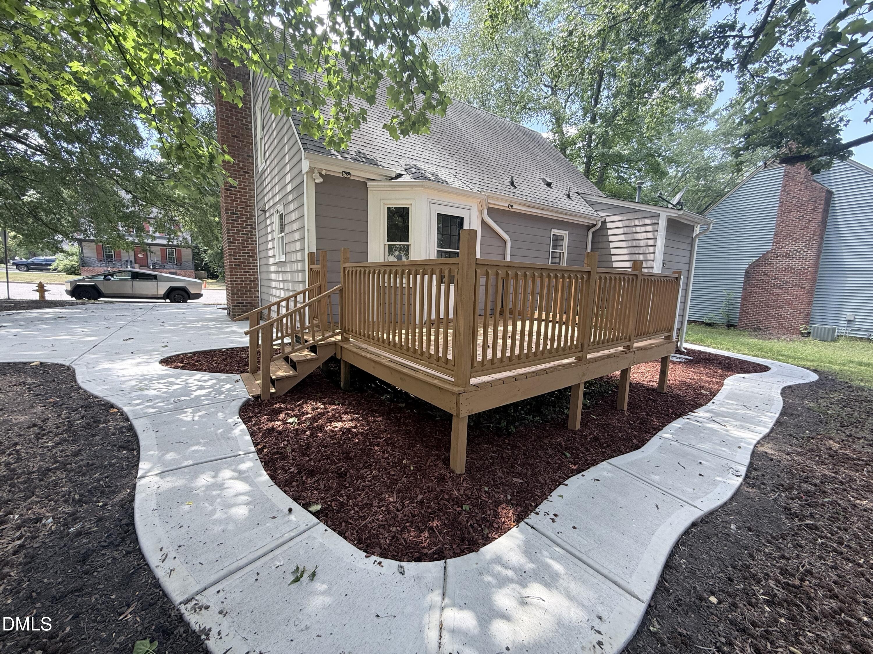 main property photo 12