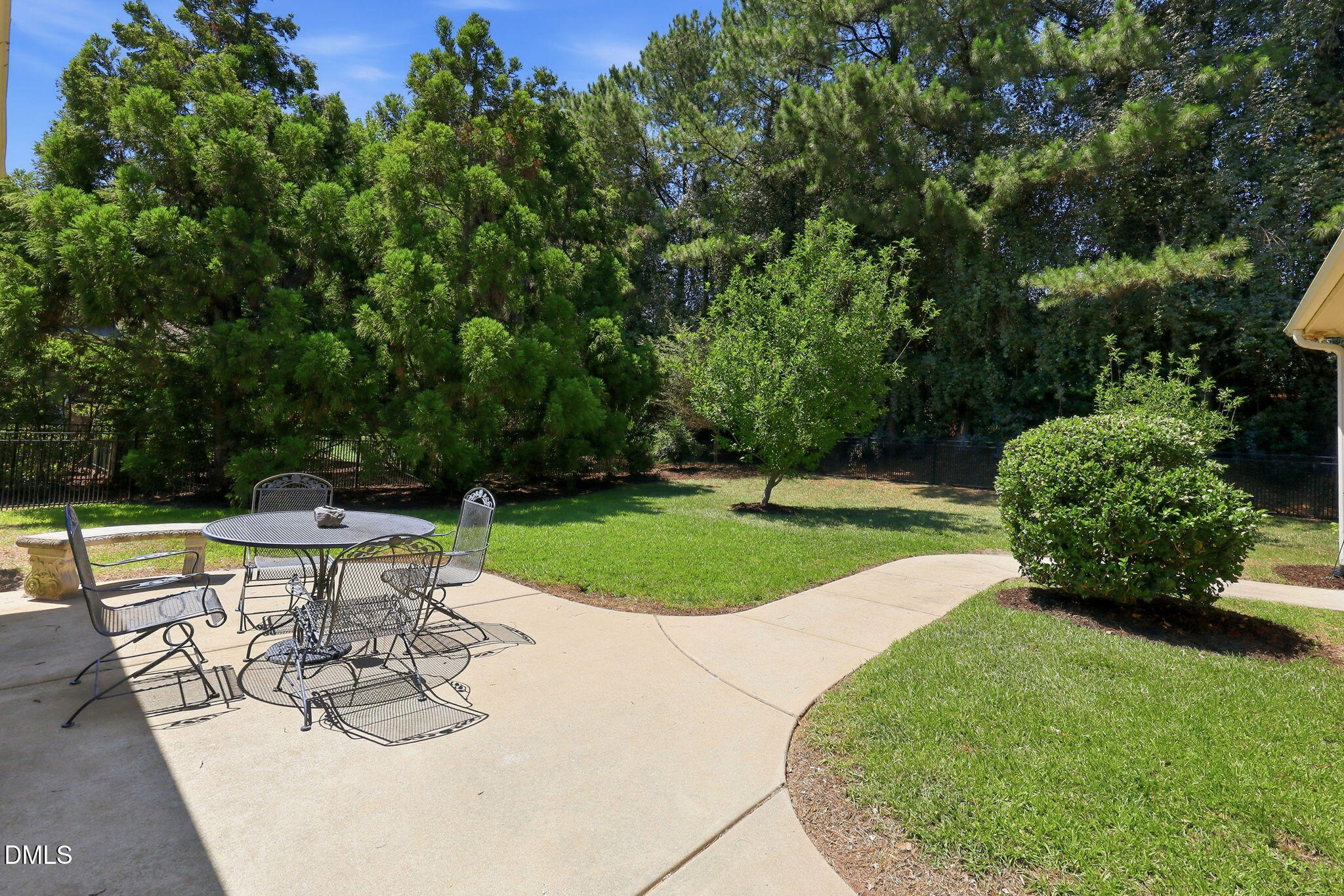 main property photo 39