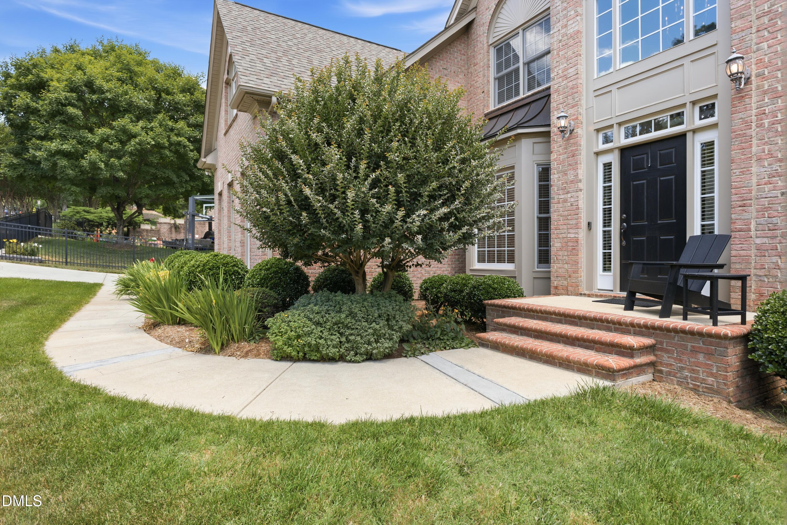main property photo 7
