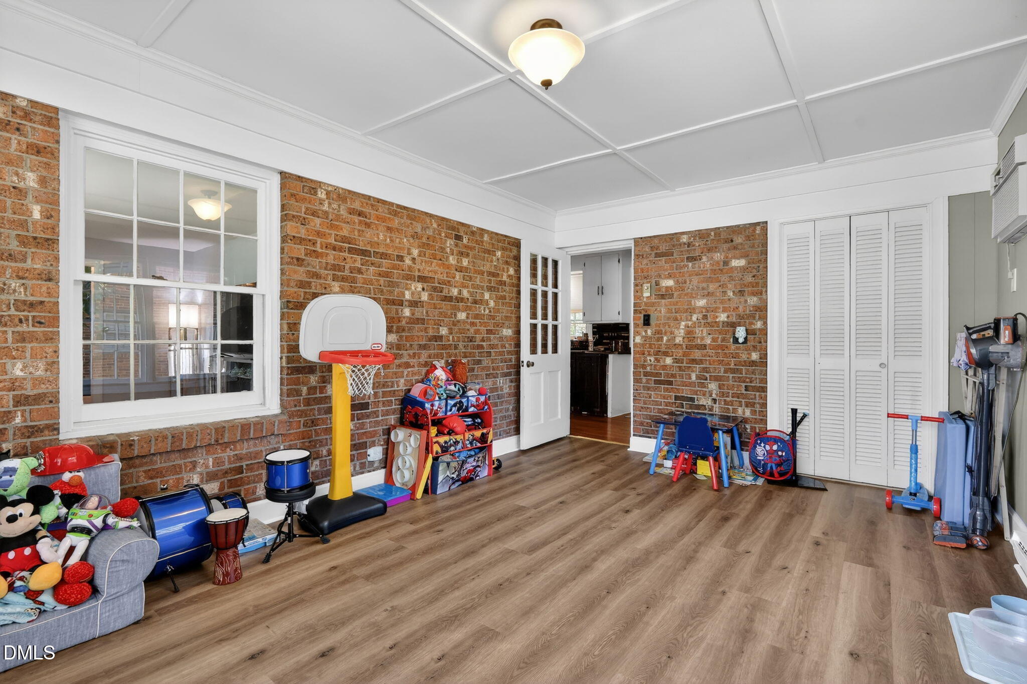 main property photo 17