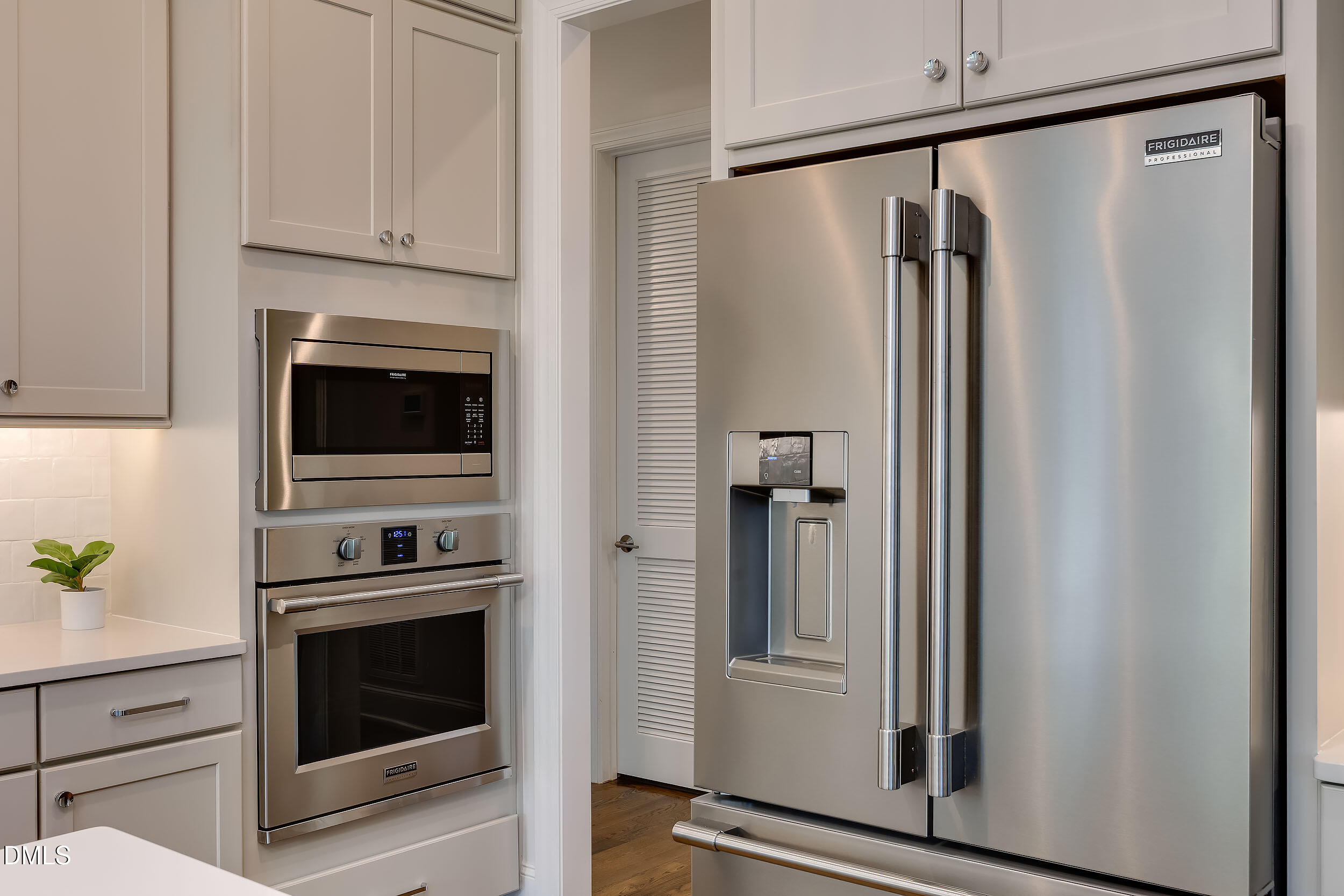 property viewer photo 12