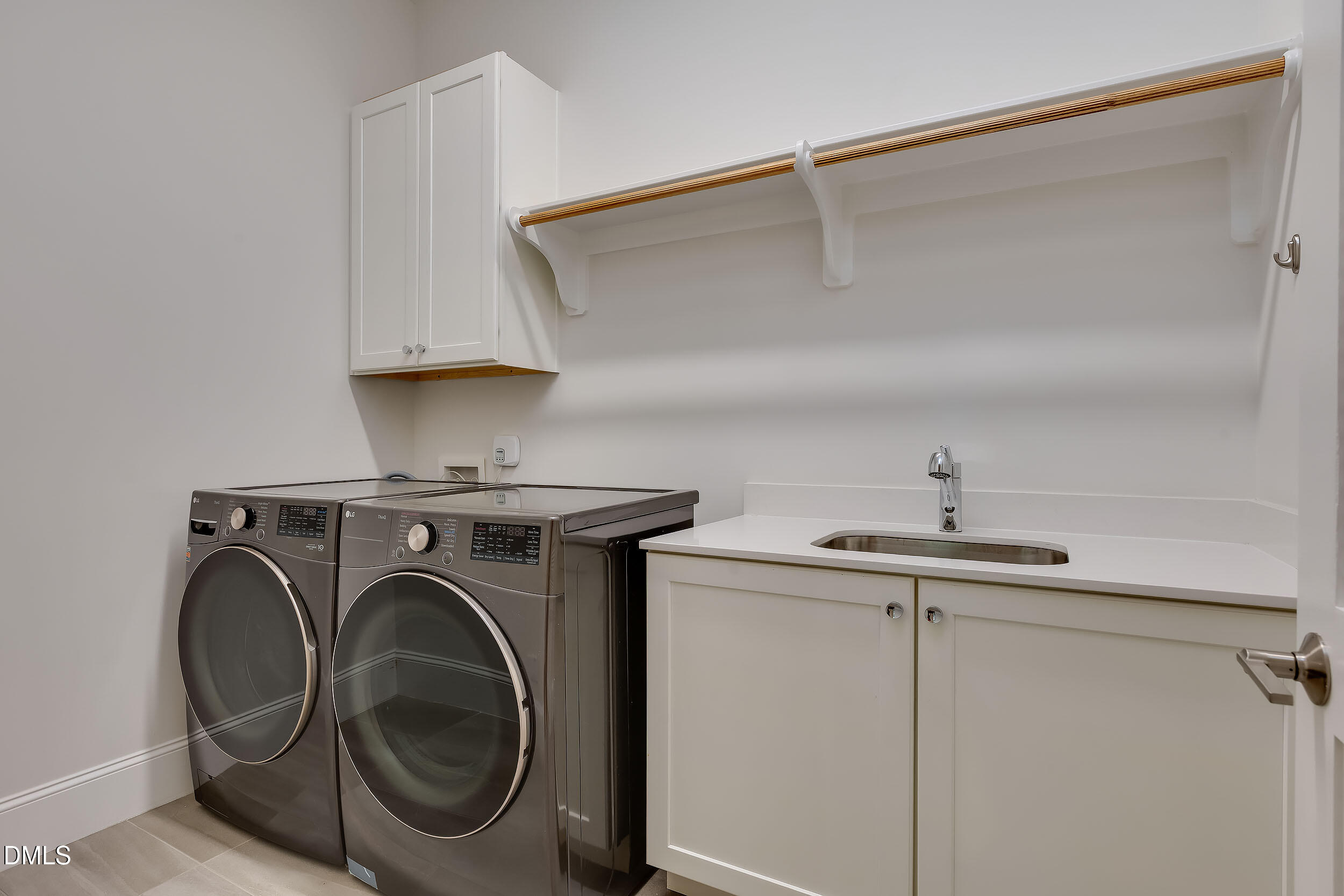 property viewer photo 16