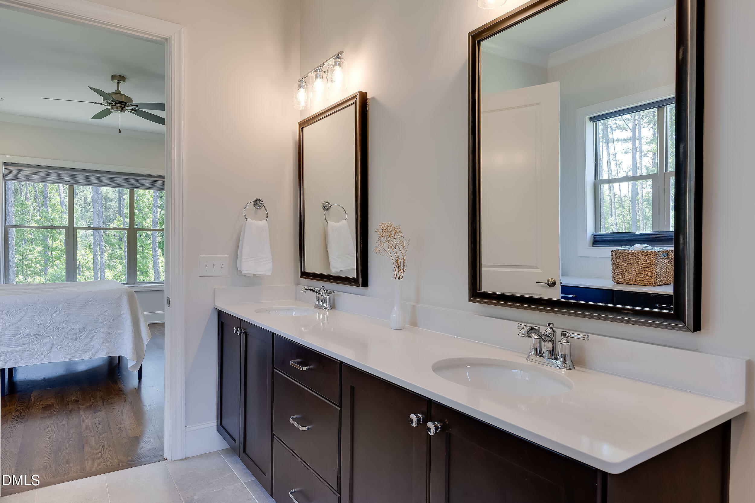 property viewer photo 18