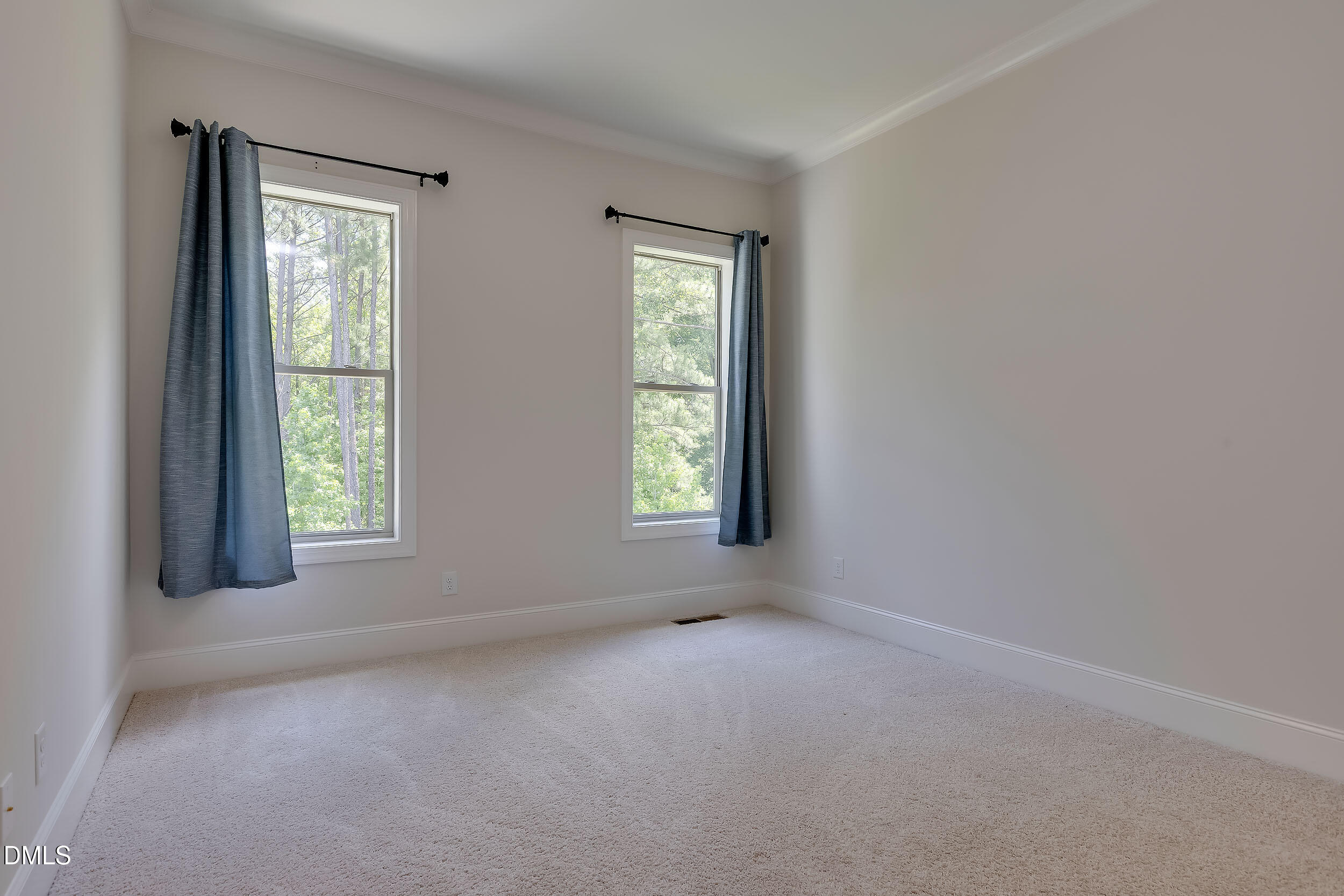 property viewer photo 23