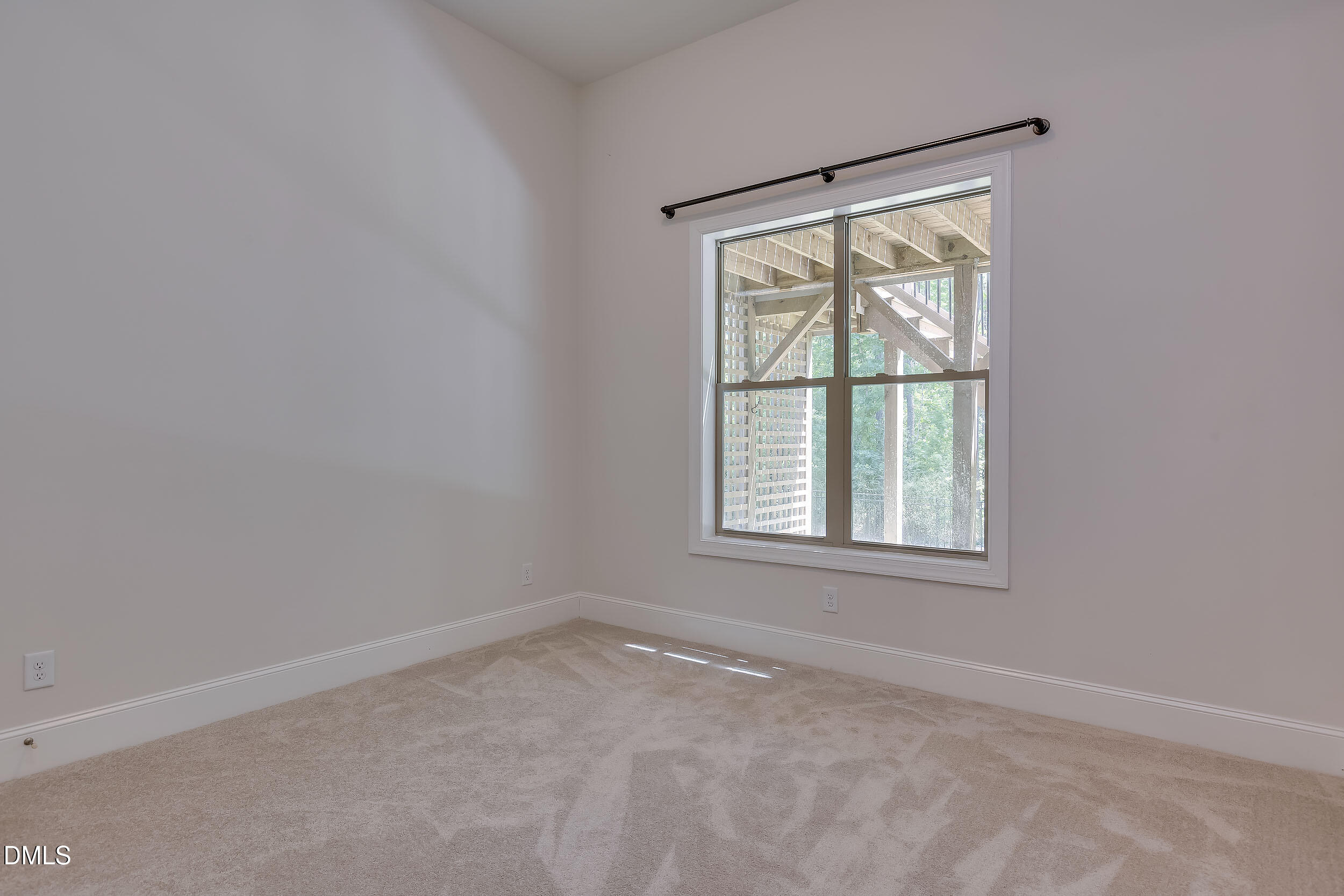 property viewer photo 41