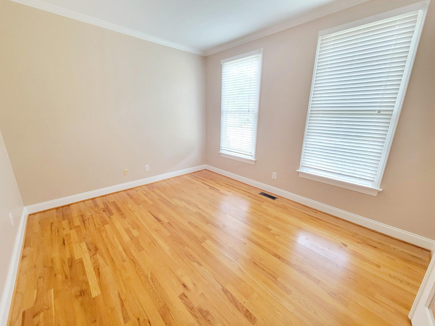 property viewer photo 7