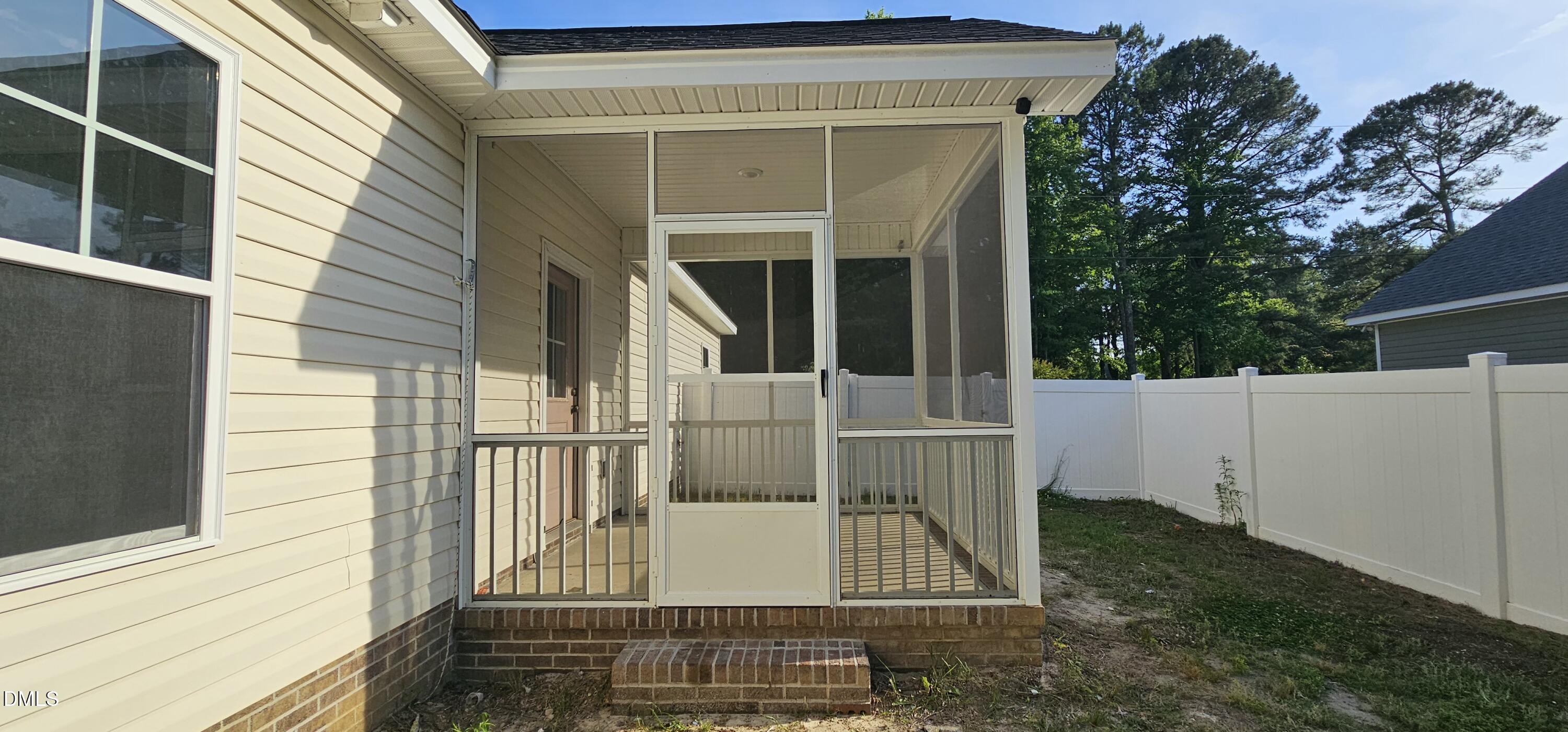 main property photo 14