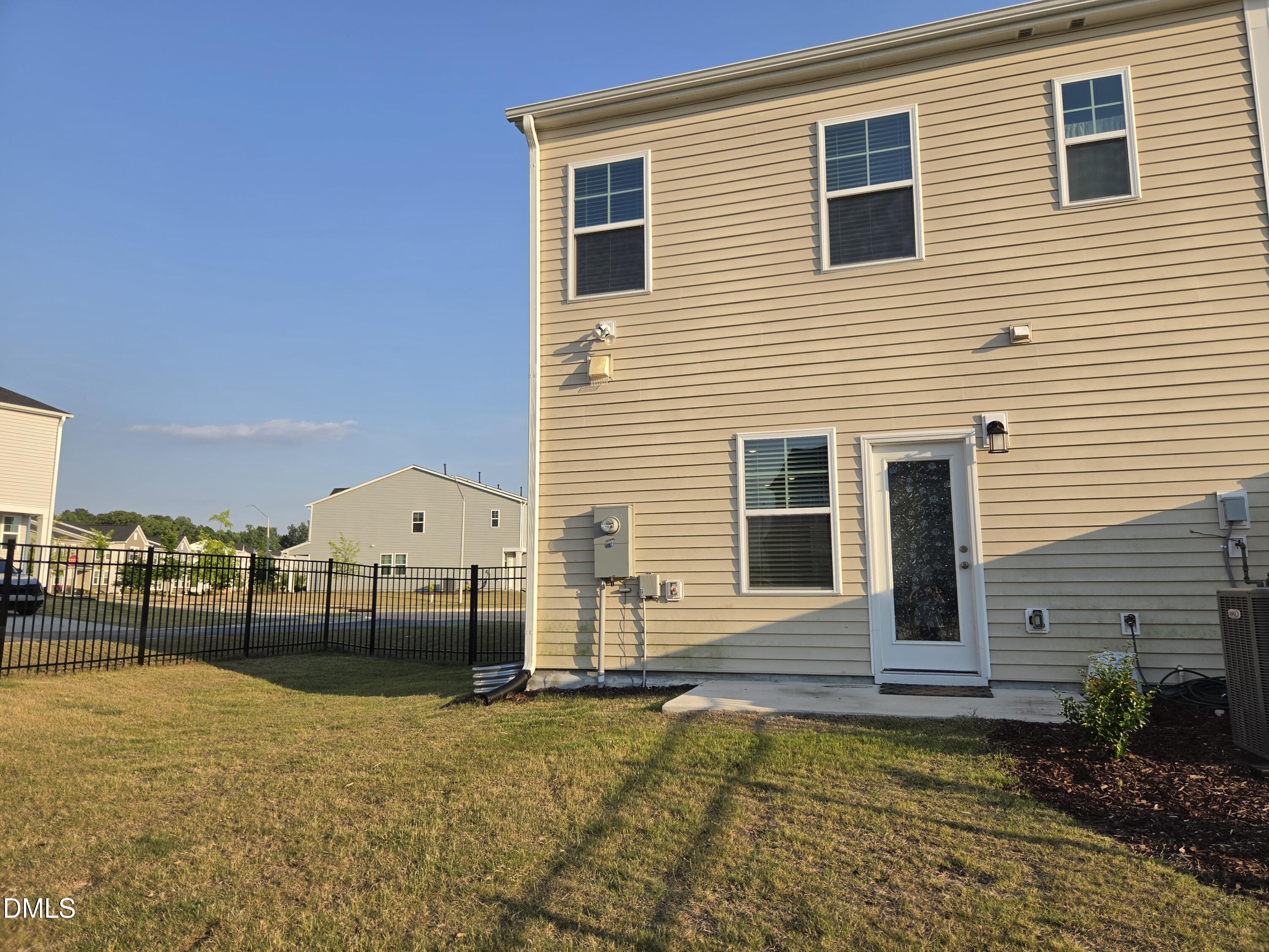 main property photo 17