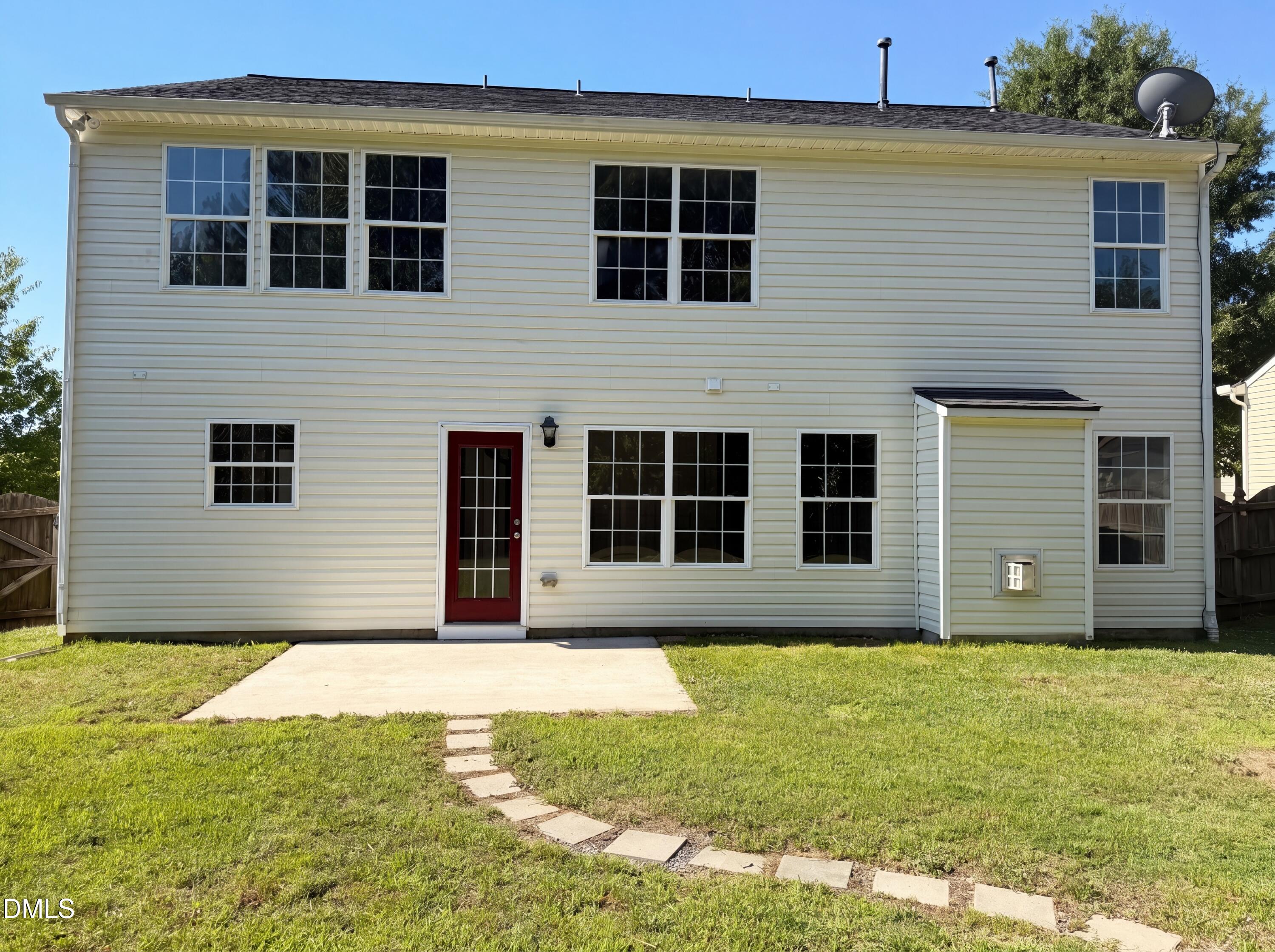 main property photo 18