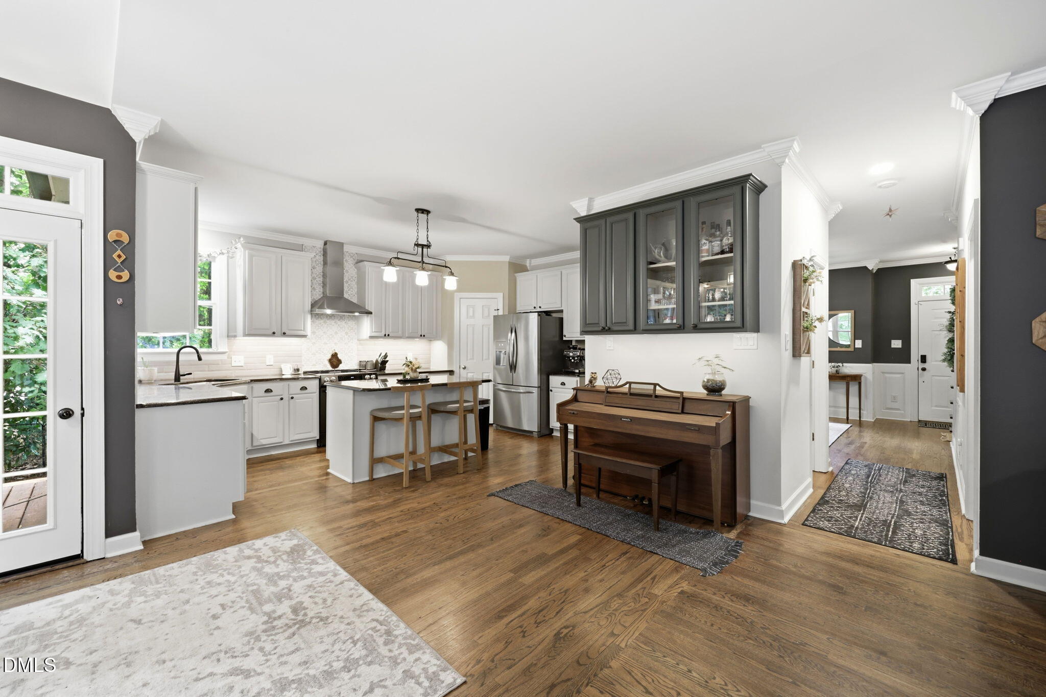 main property photo 7