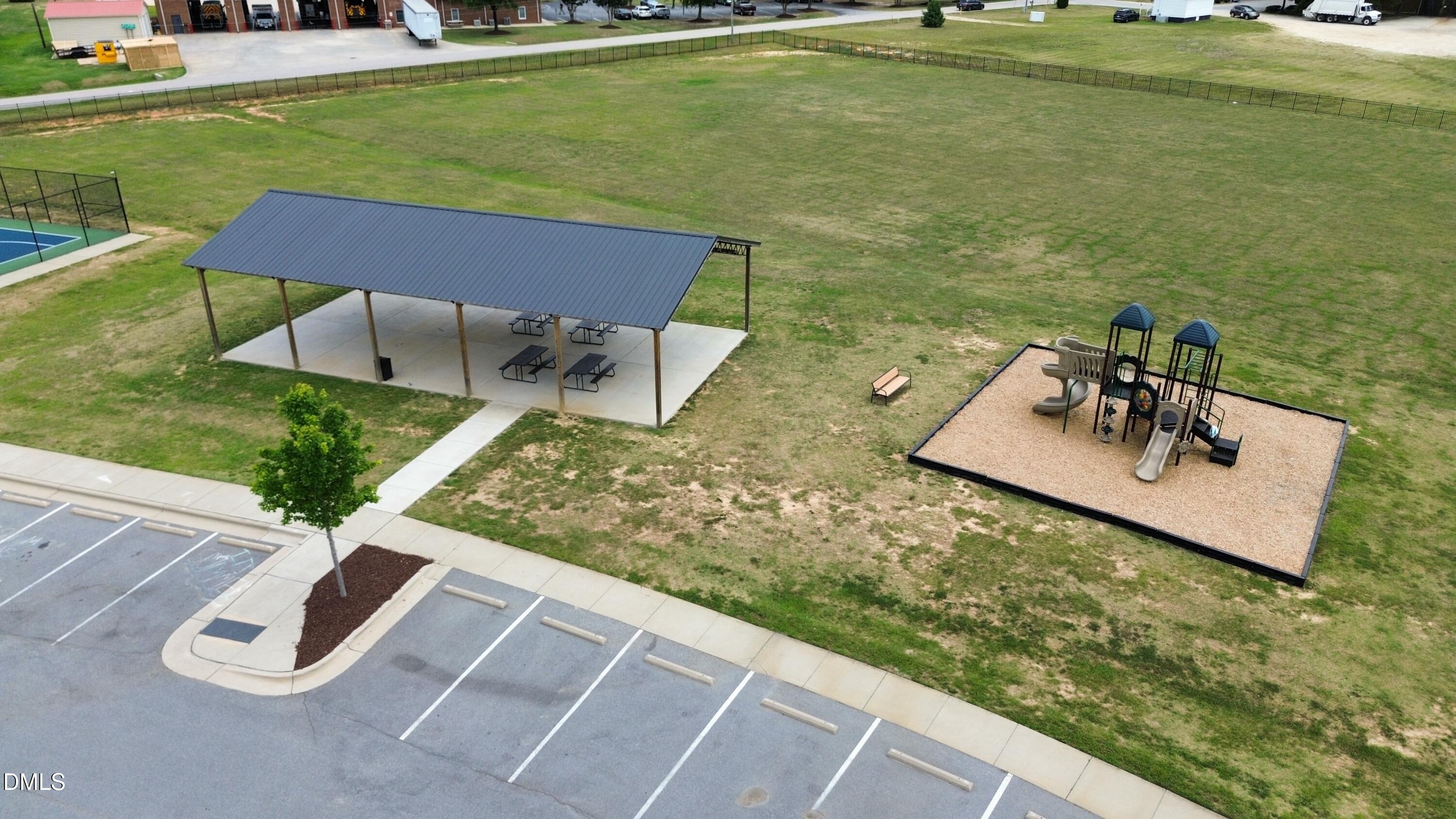 main property photo 39