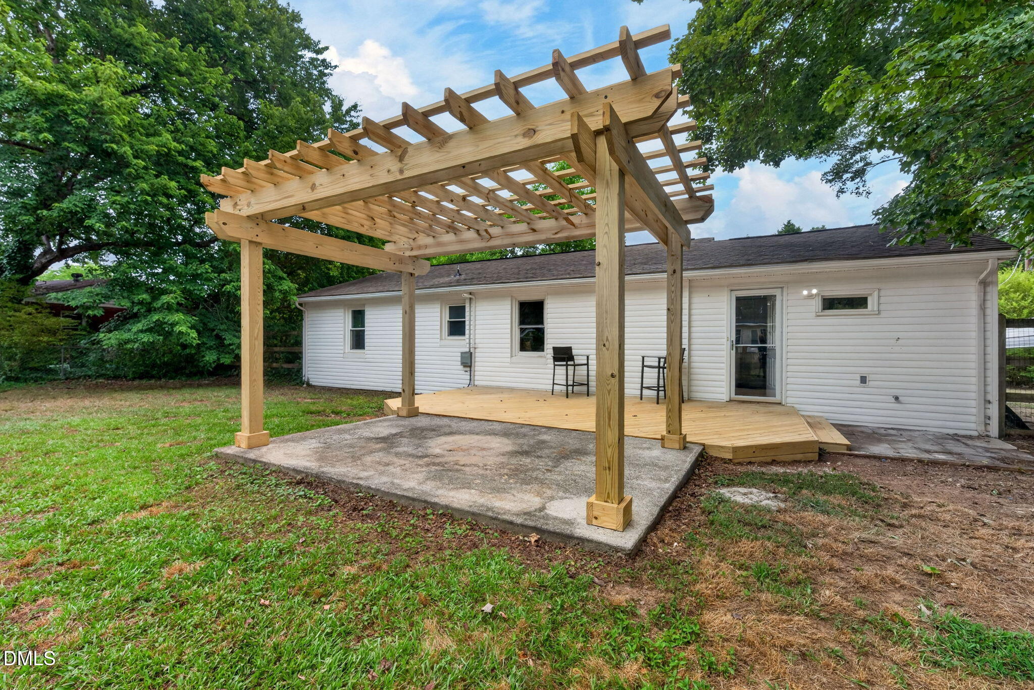 main property photo 31