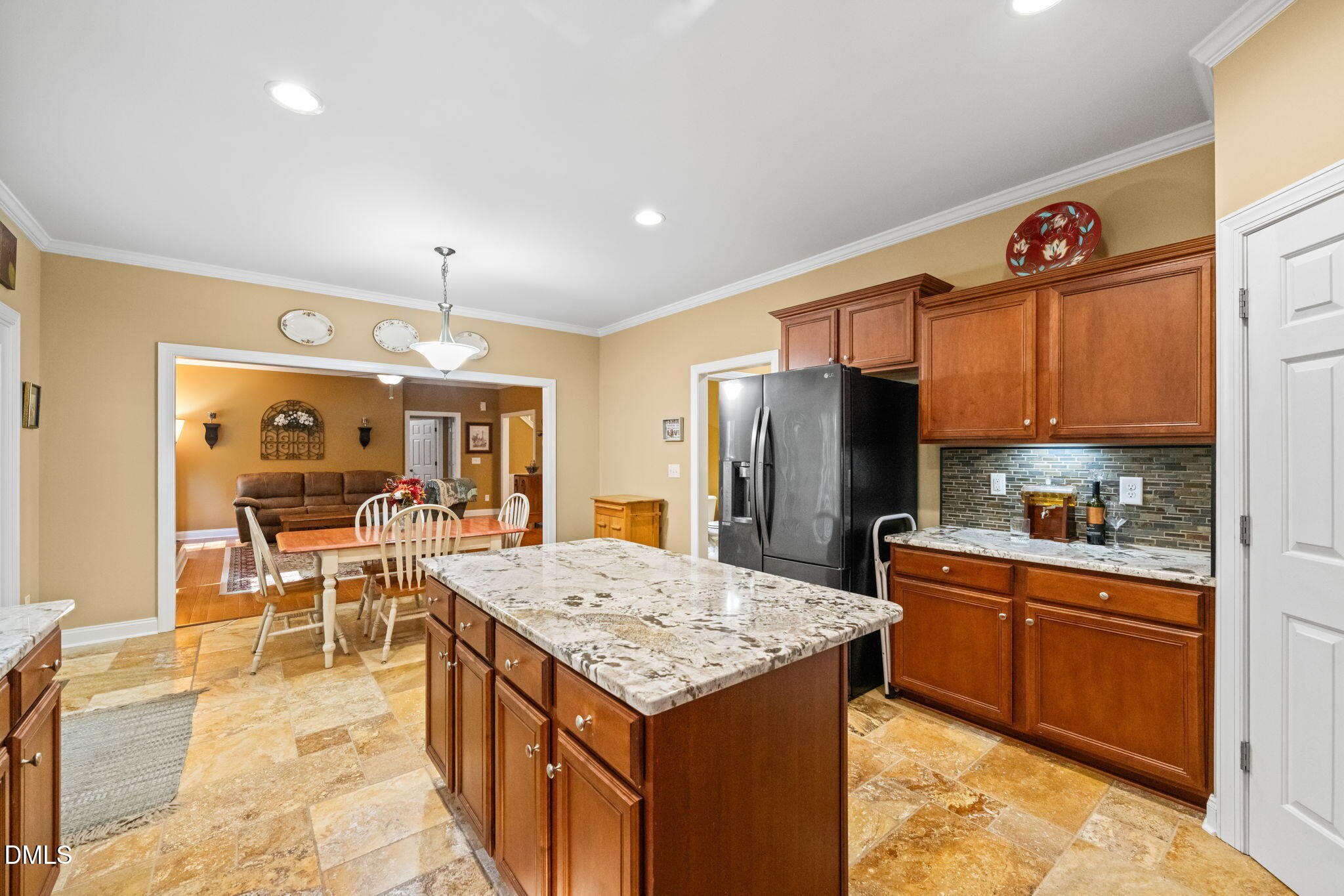 main property photo 12