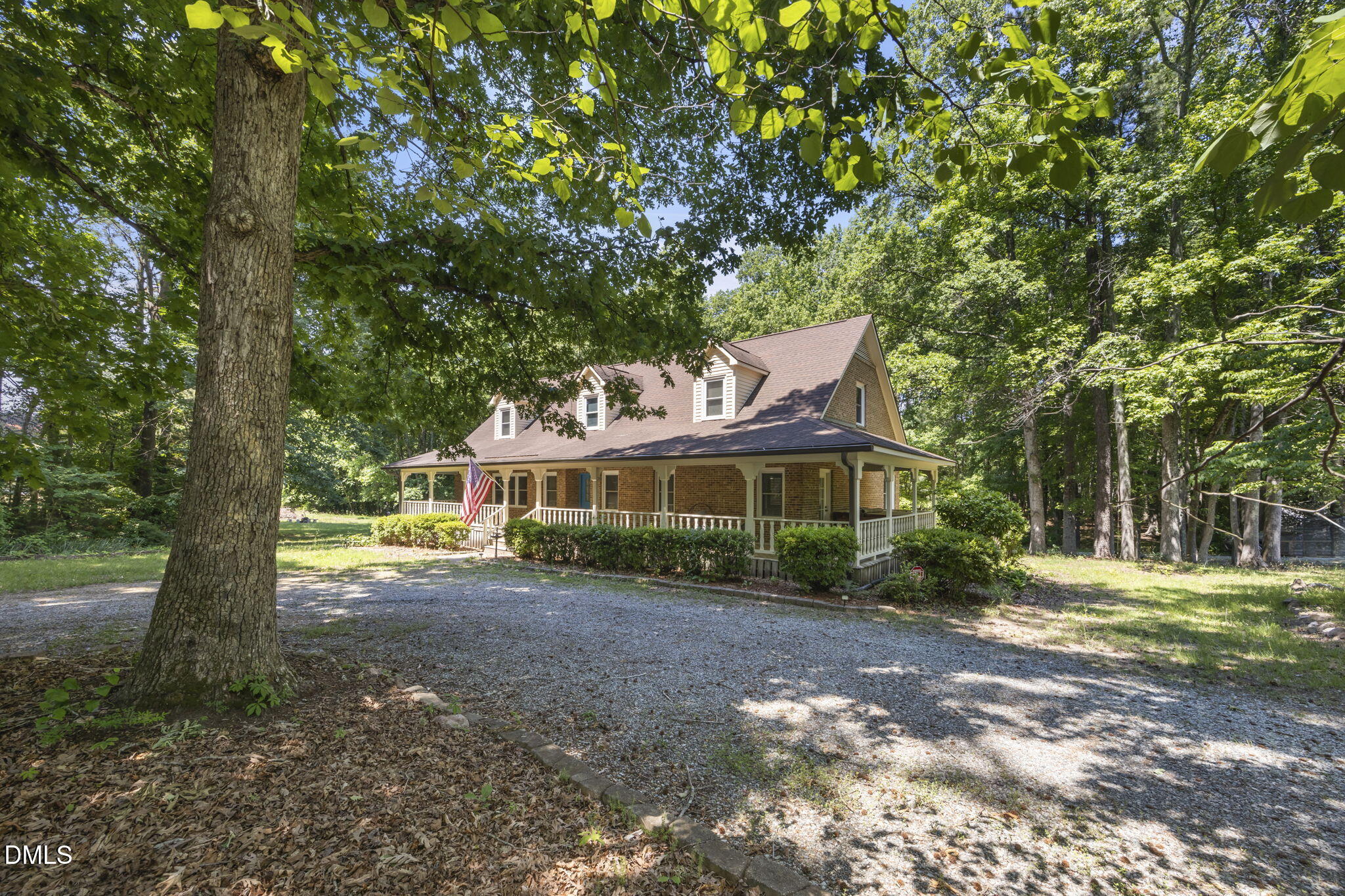 main property photo 9
