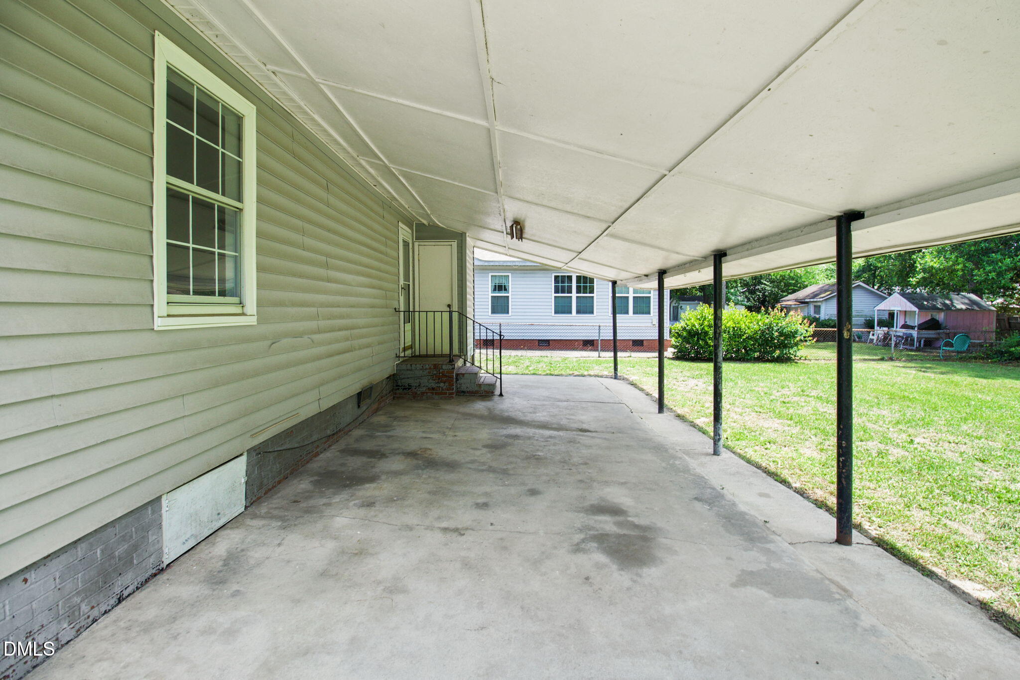 main property photo 18