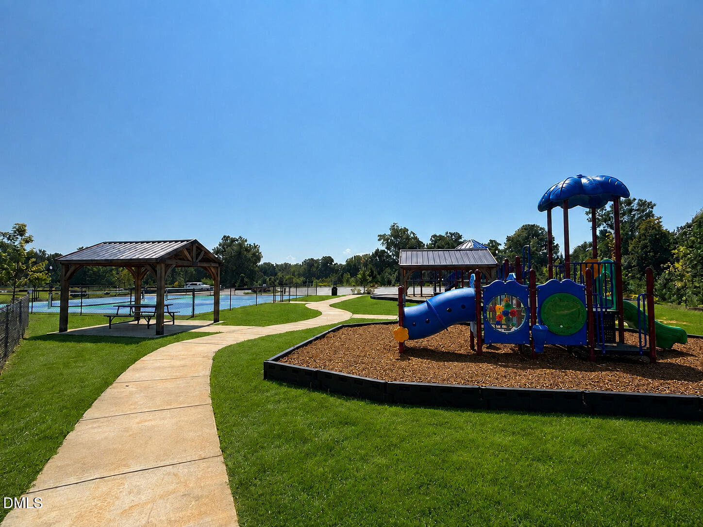 main property photo 30