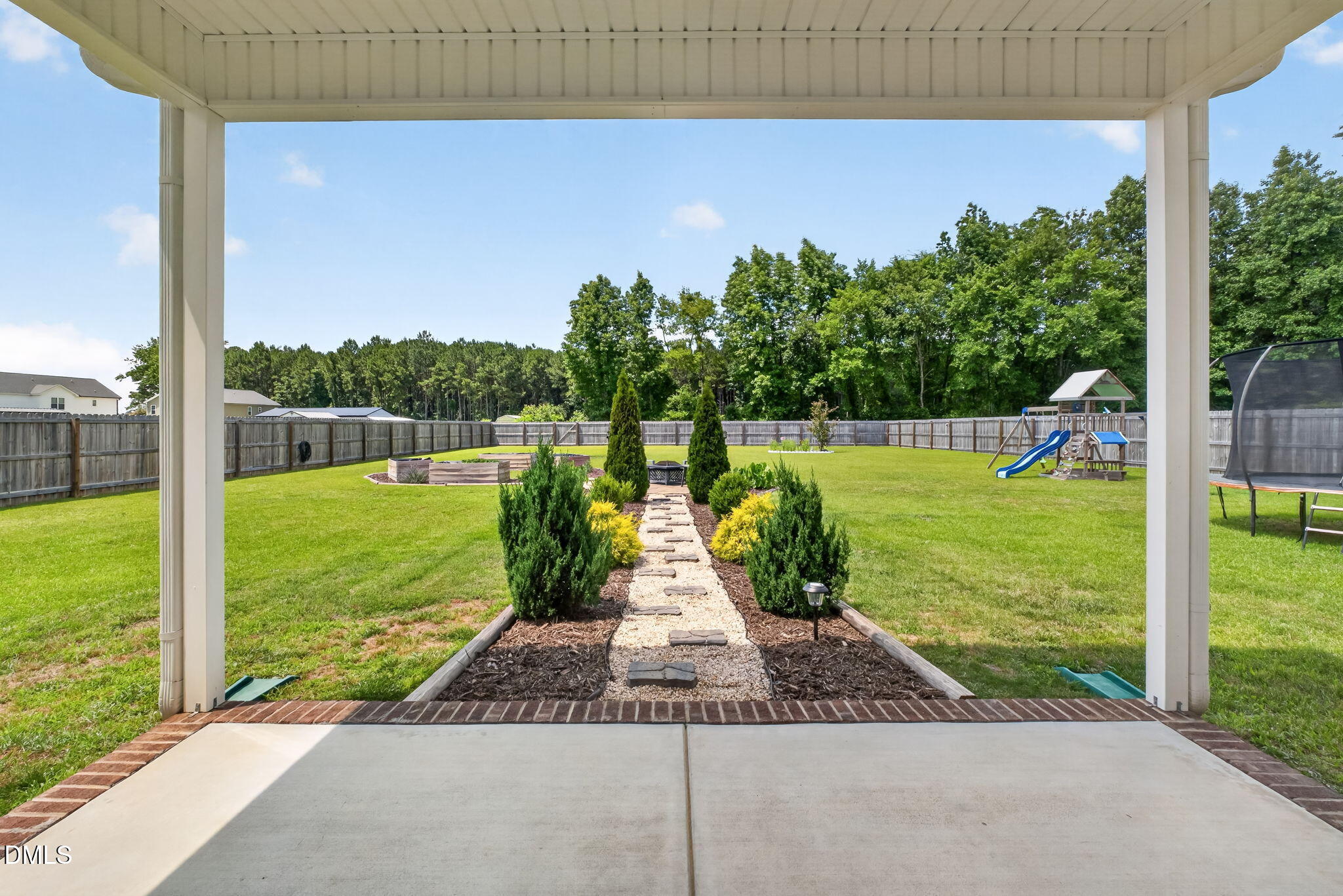 main property photo 41