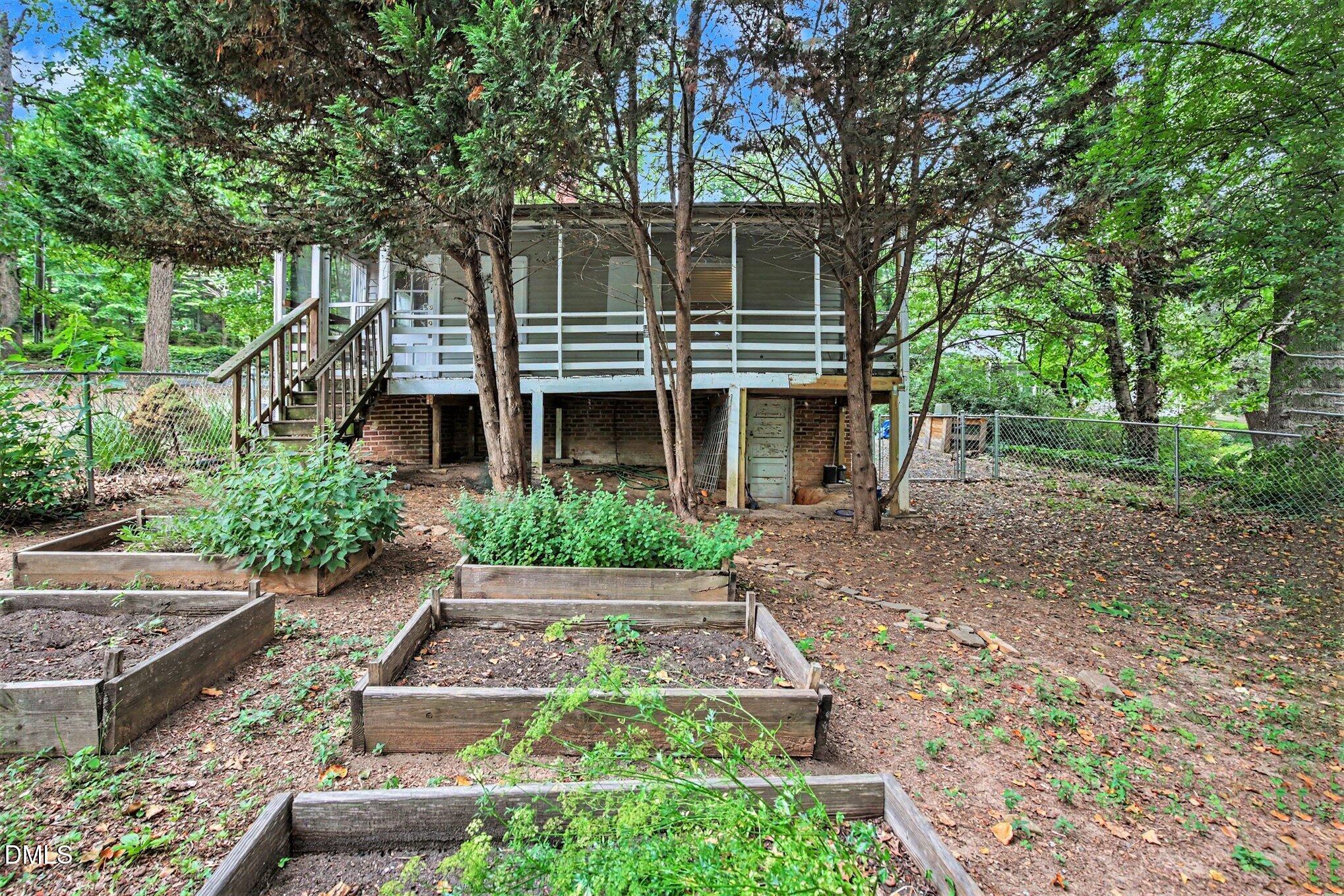 main property photo 18