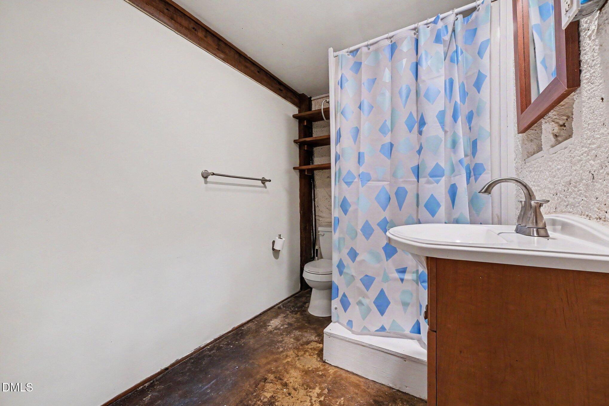 main property photo 11