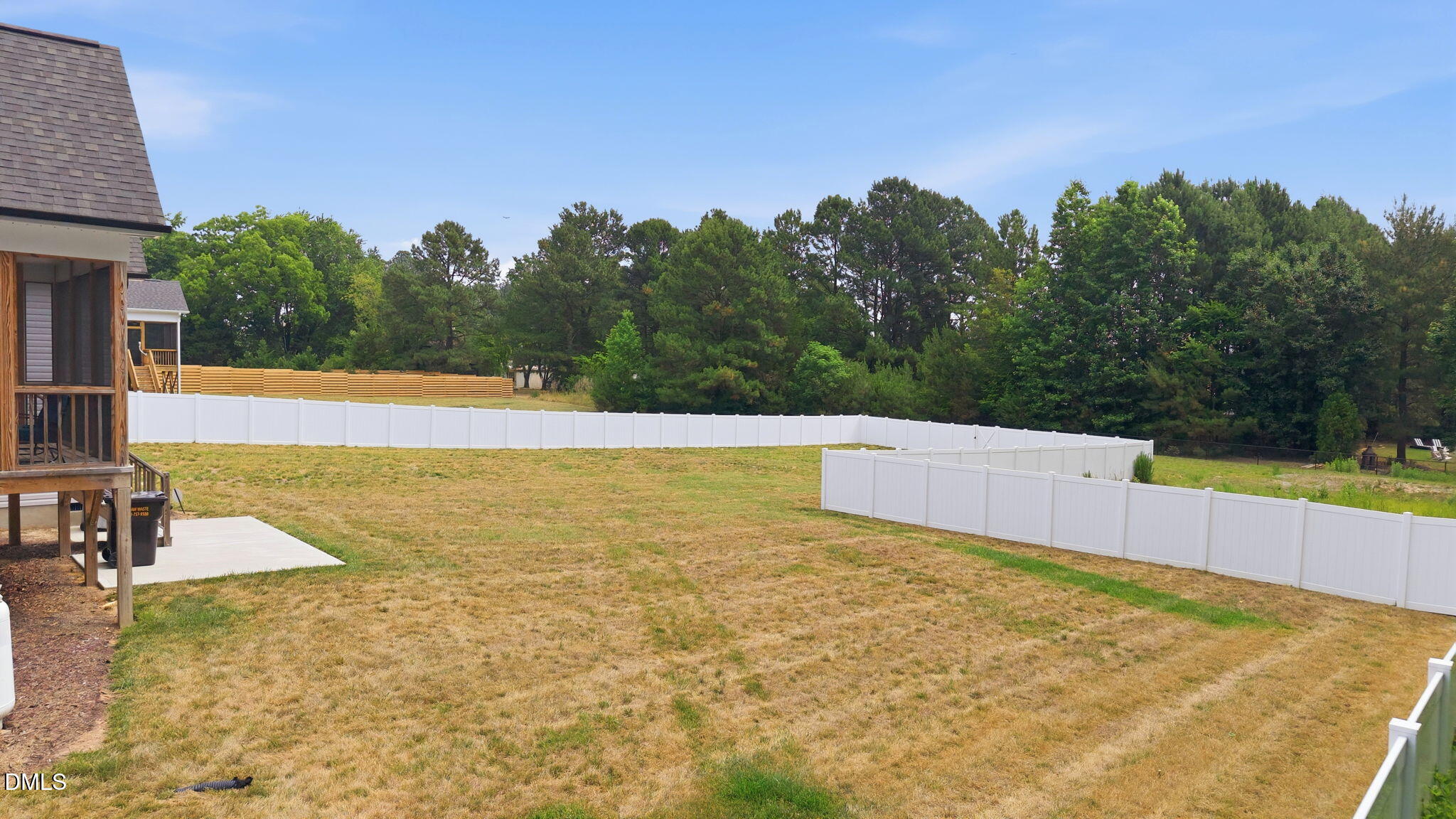 main property photo 26