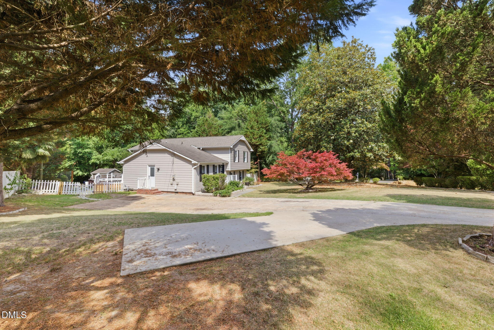 main property photo 4