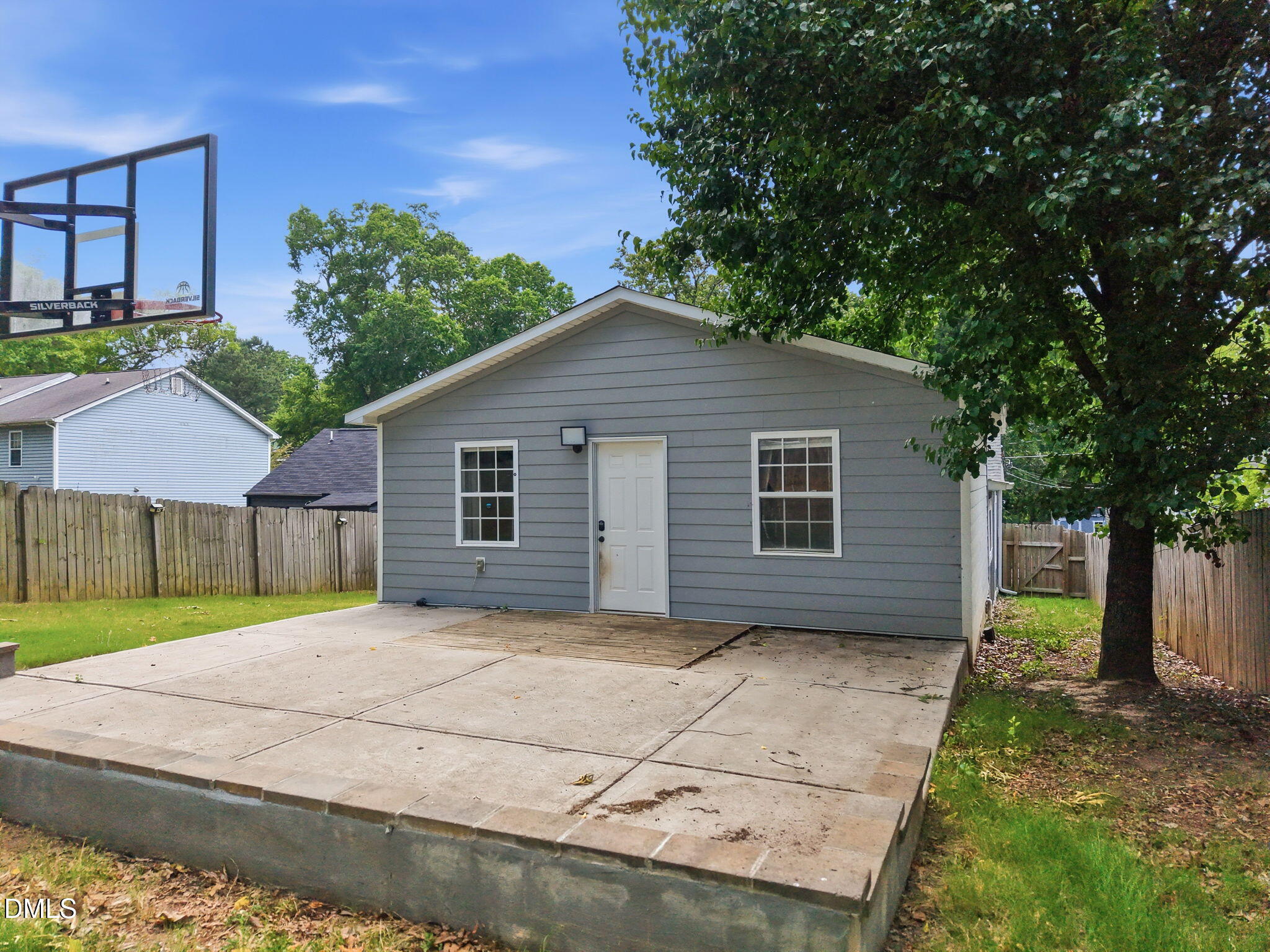 main property photo 16