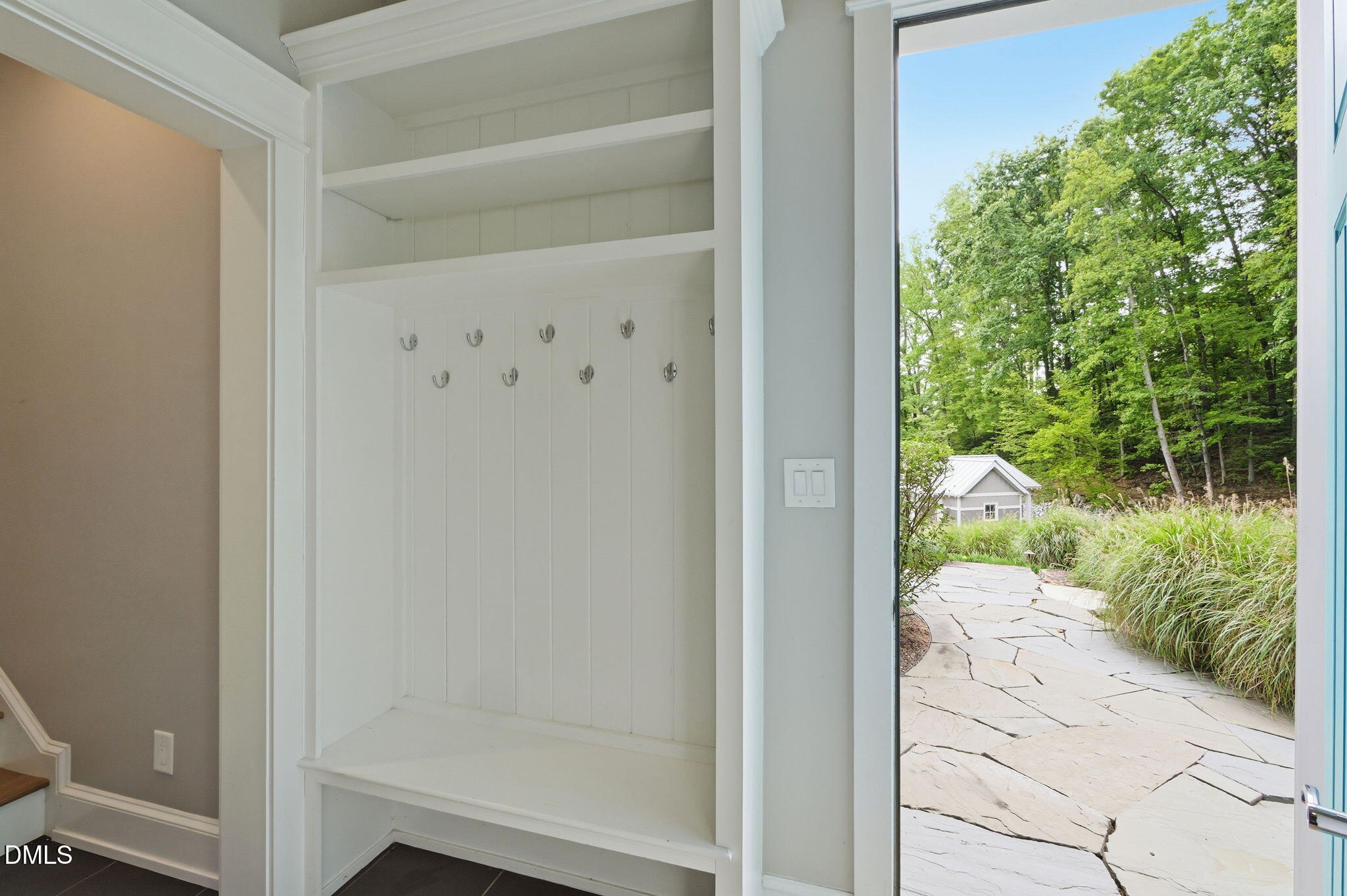 main property photo 31
