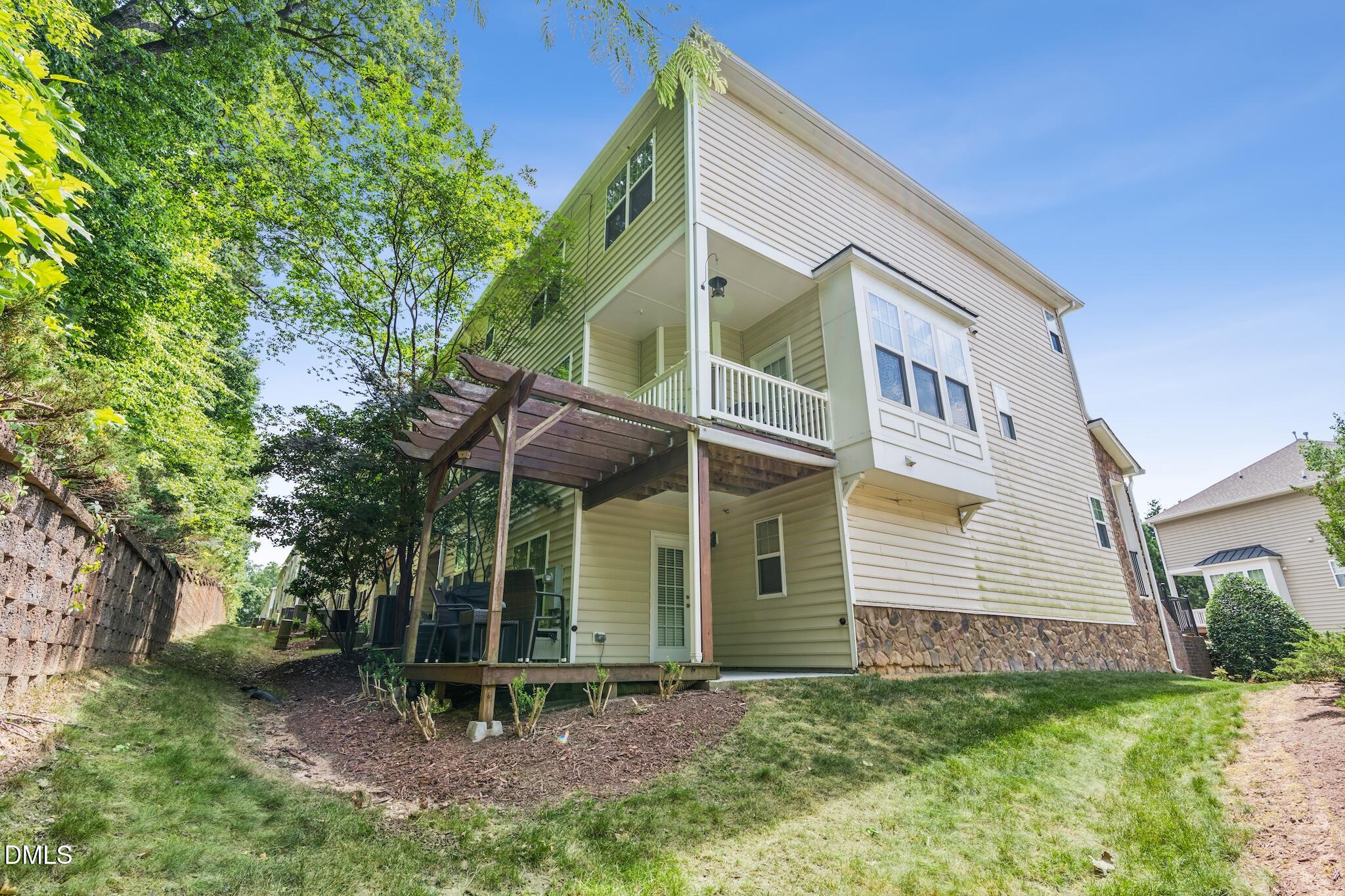 main property photo 36