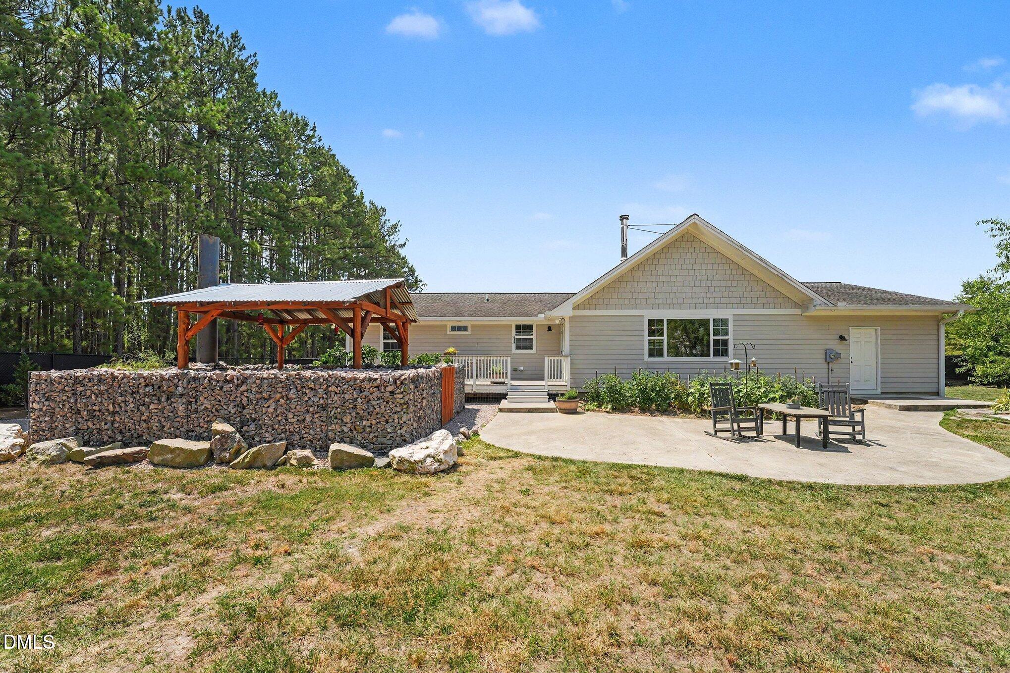 main property photo 25