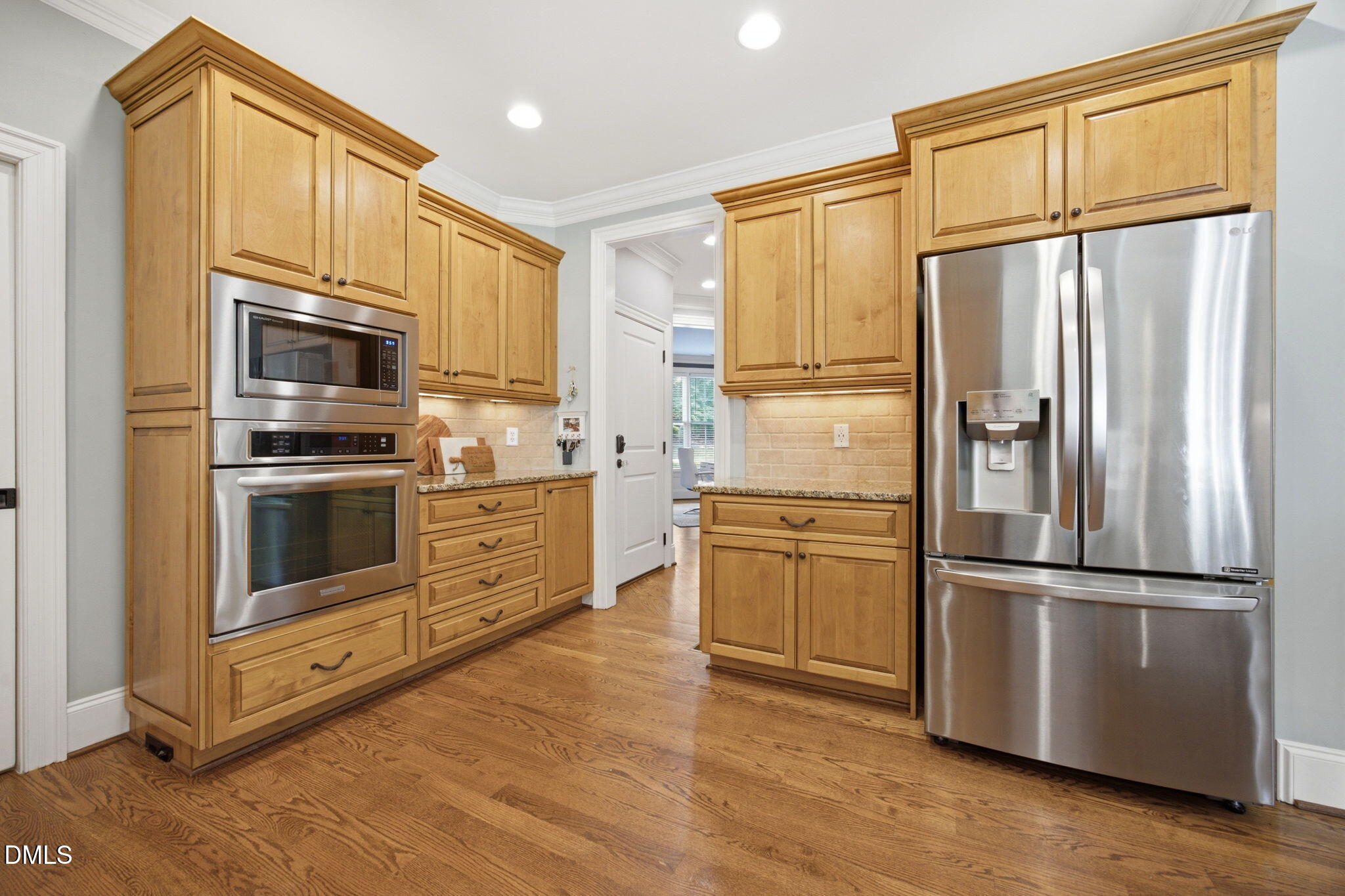 main property photo 17