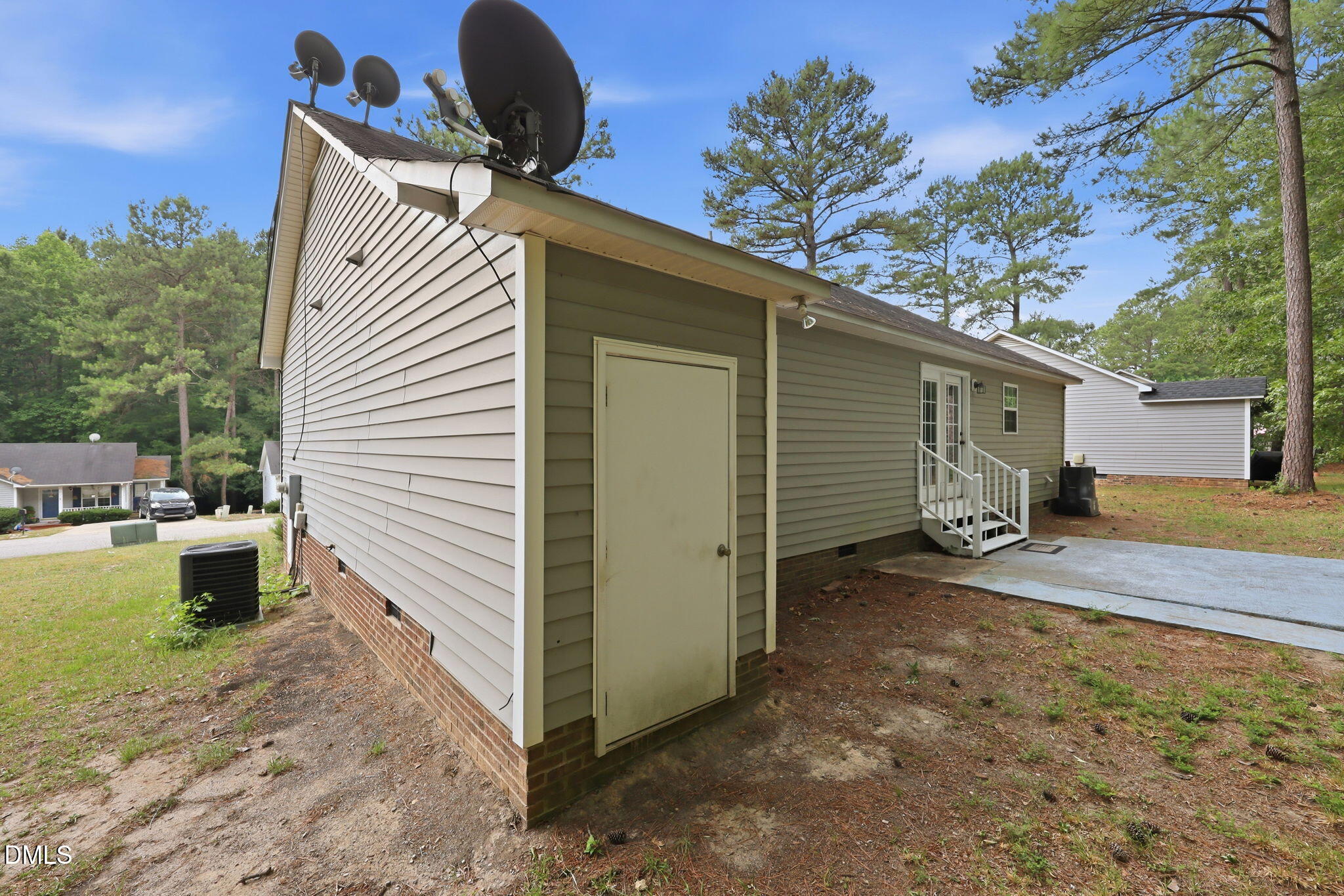 main property photo 26