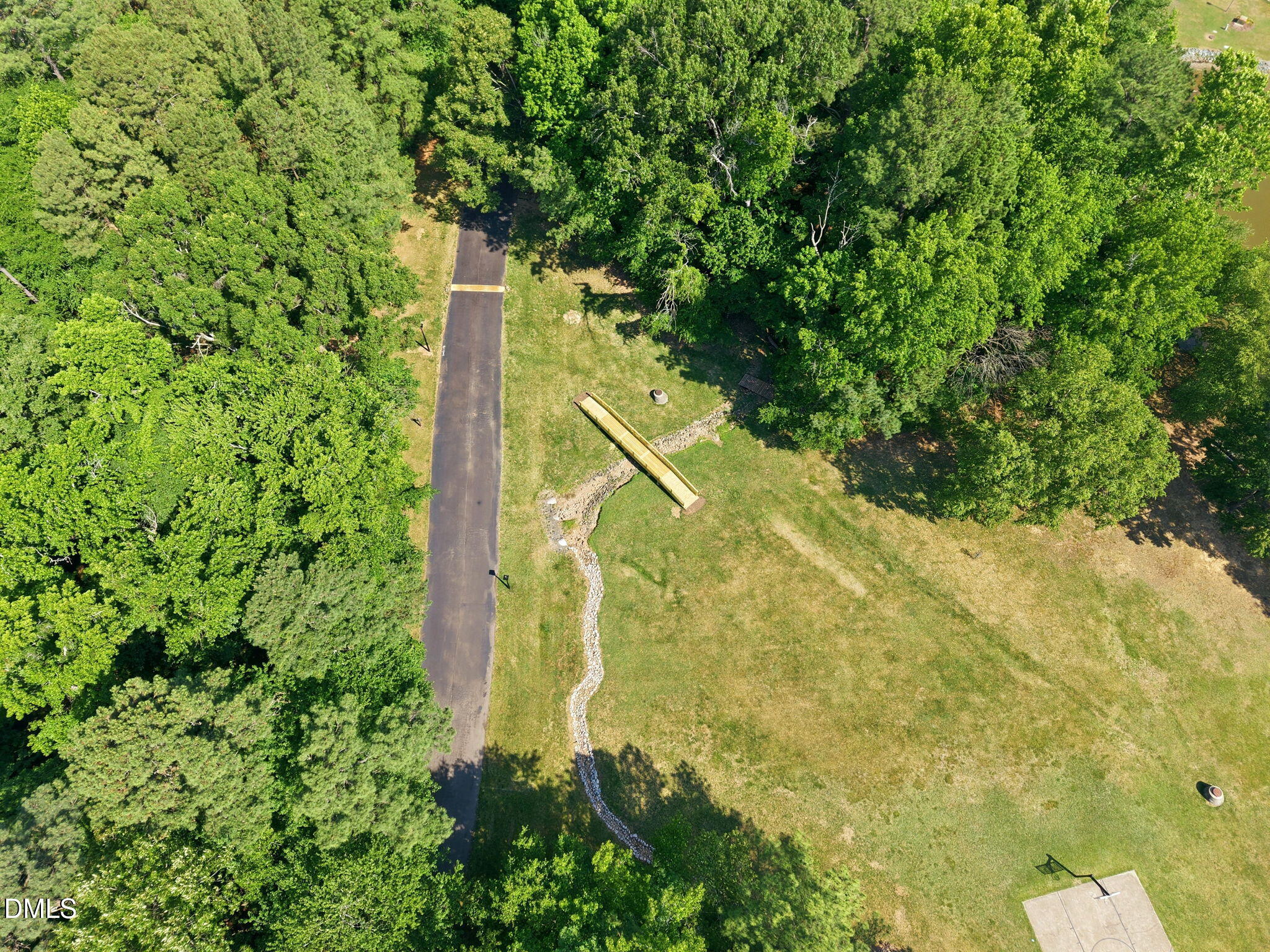 main property photo 25