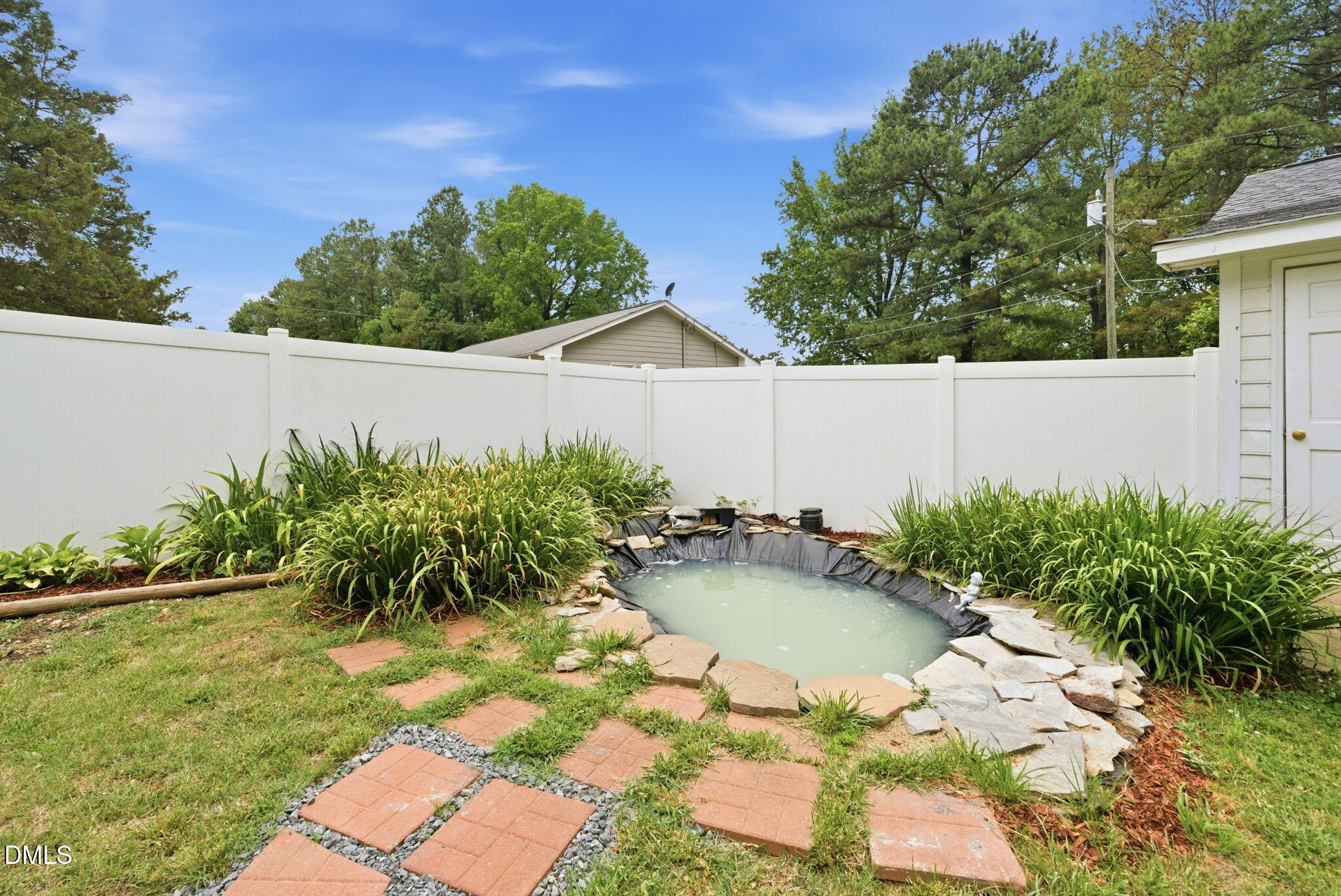 main property photo 41
