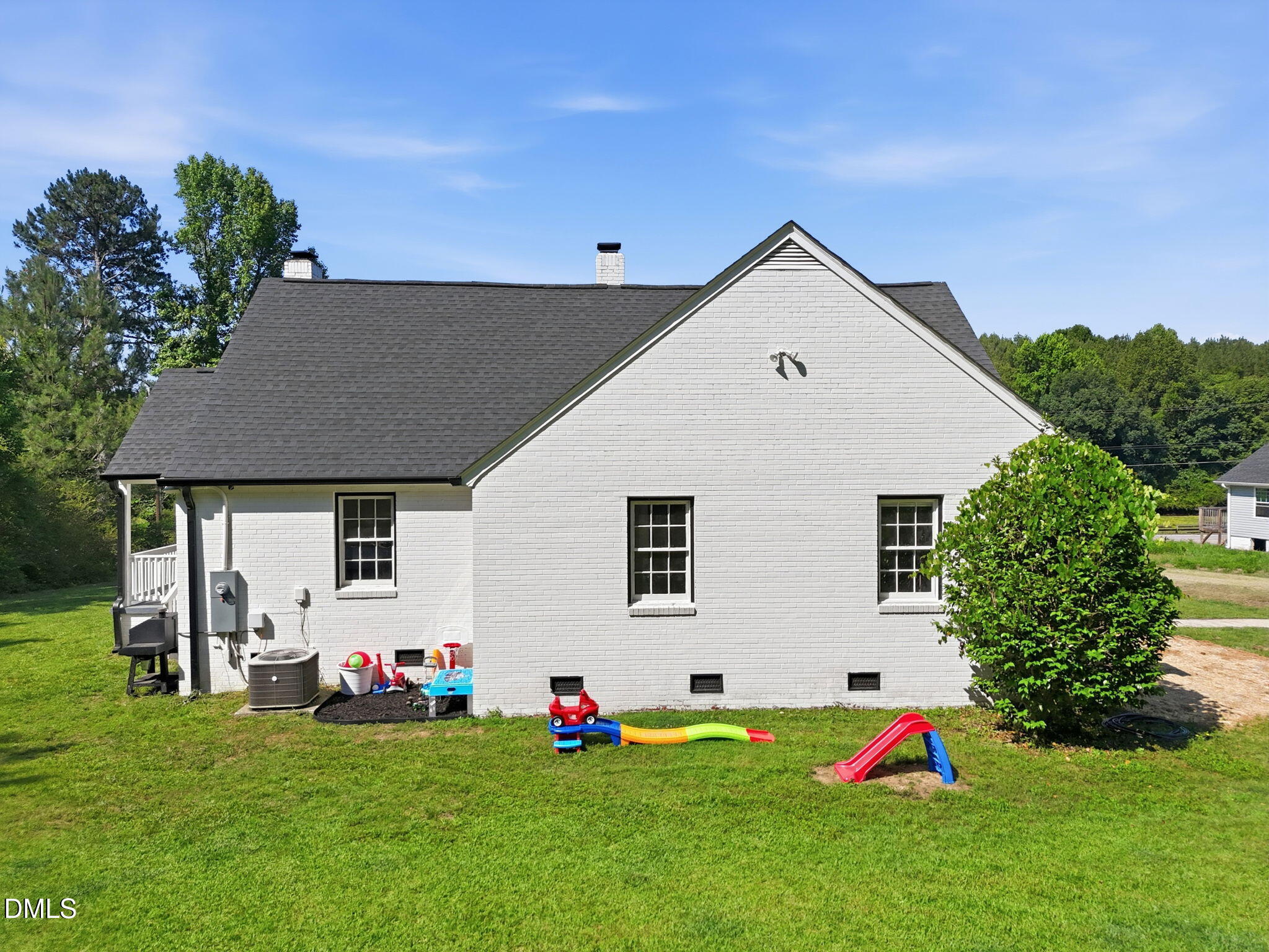 main property photo 34
