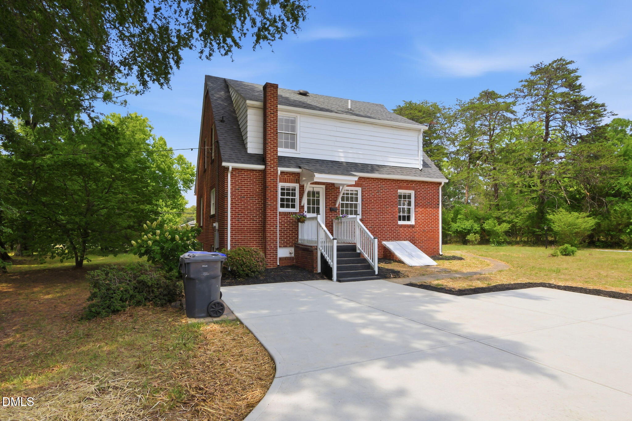 main property photo 10
