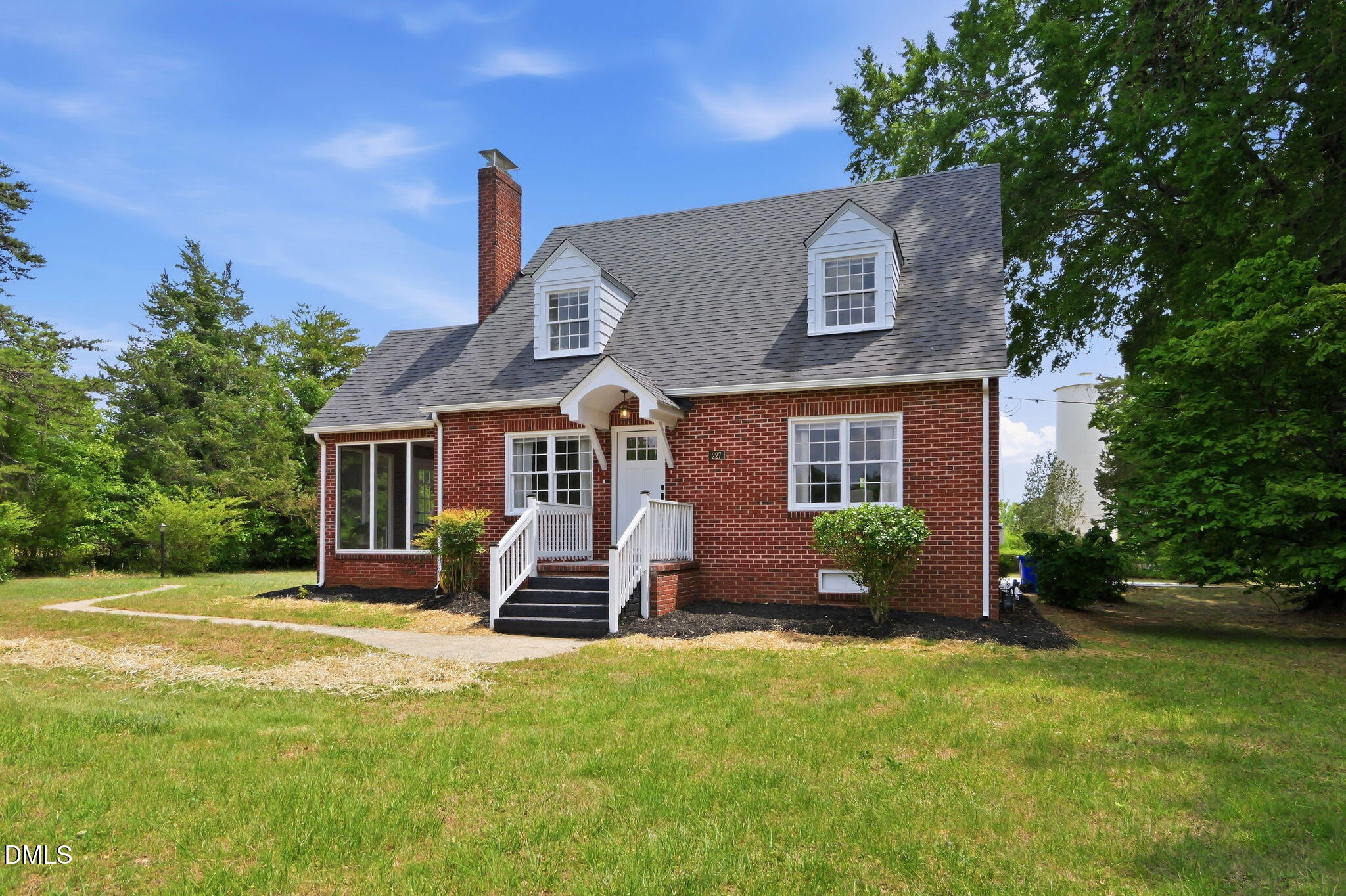 main property photo 12