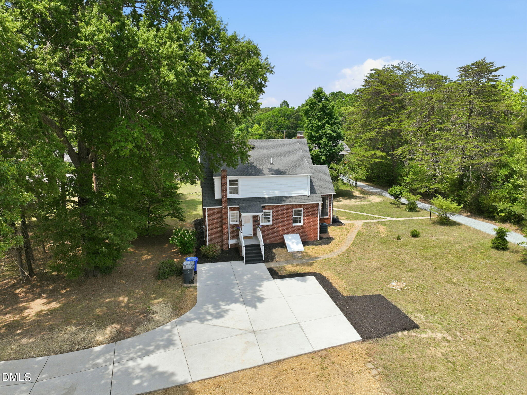 main property photo 13