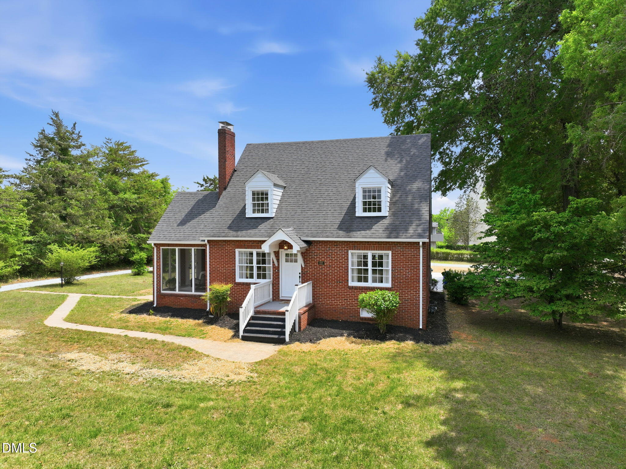 main property photo 5