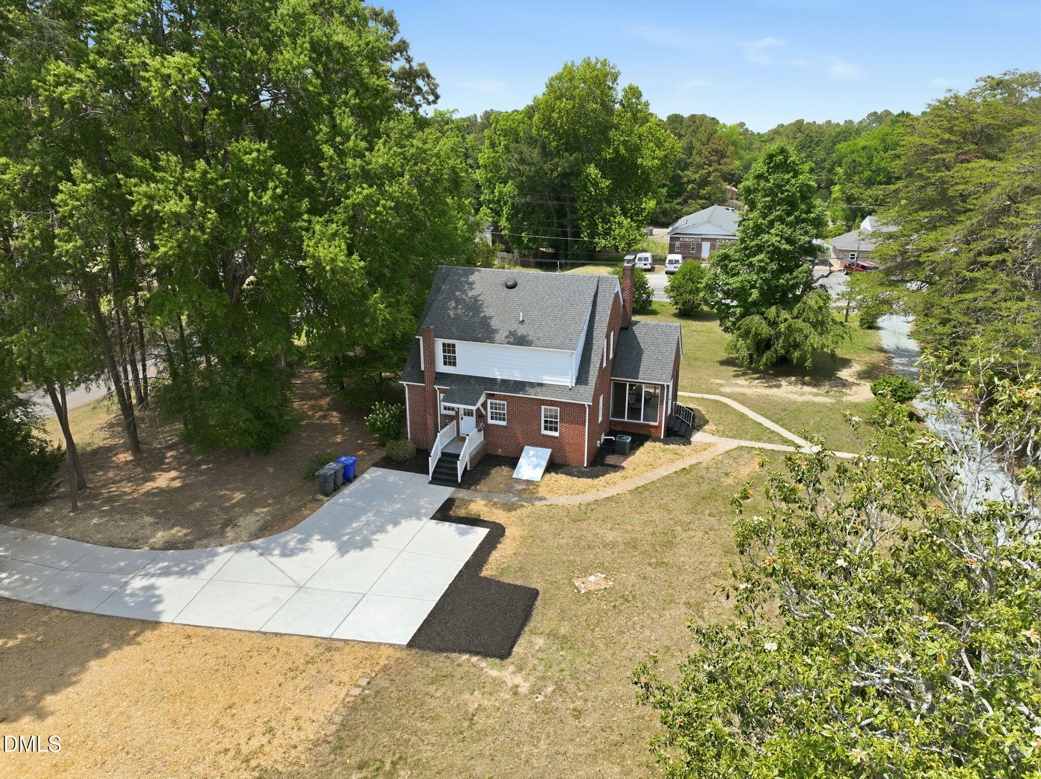 main property photo 8