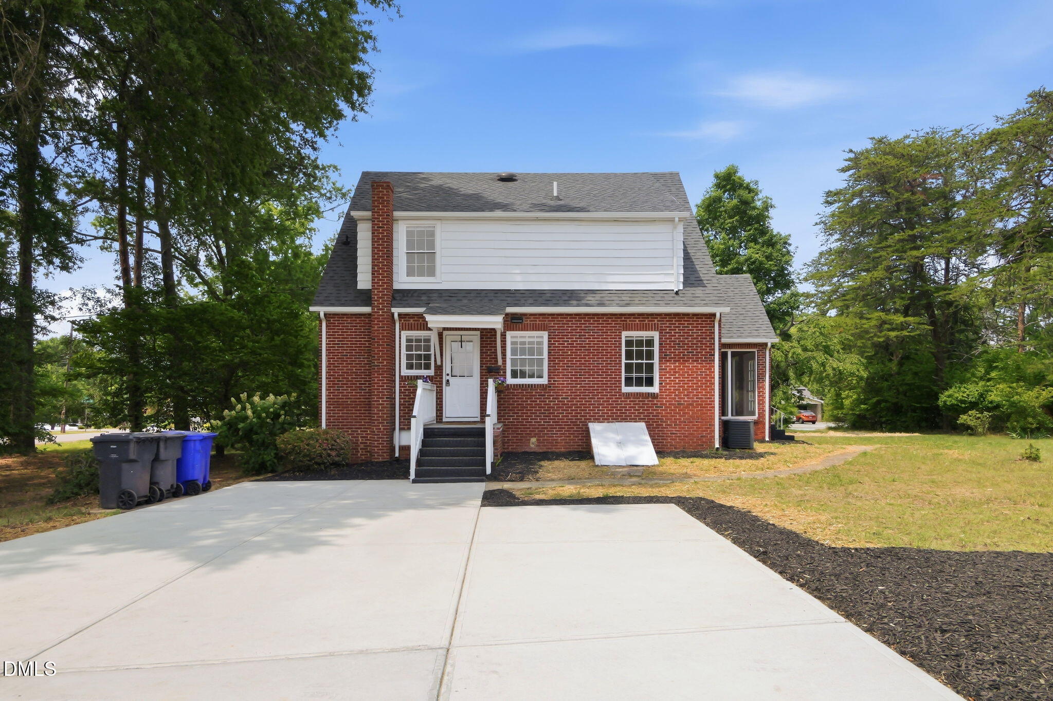 main property photo 9