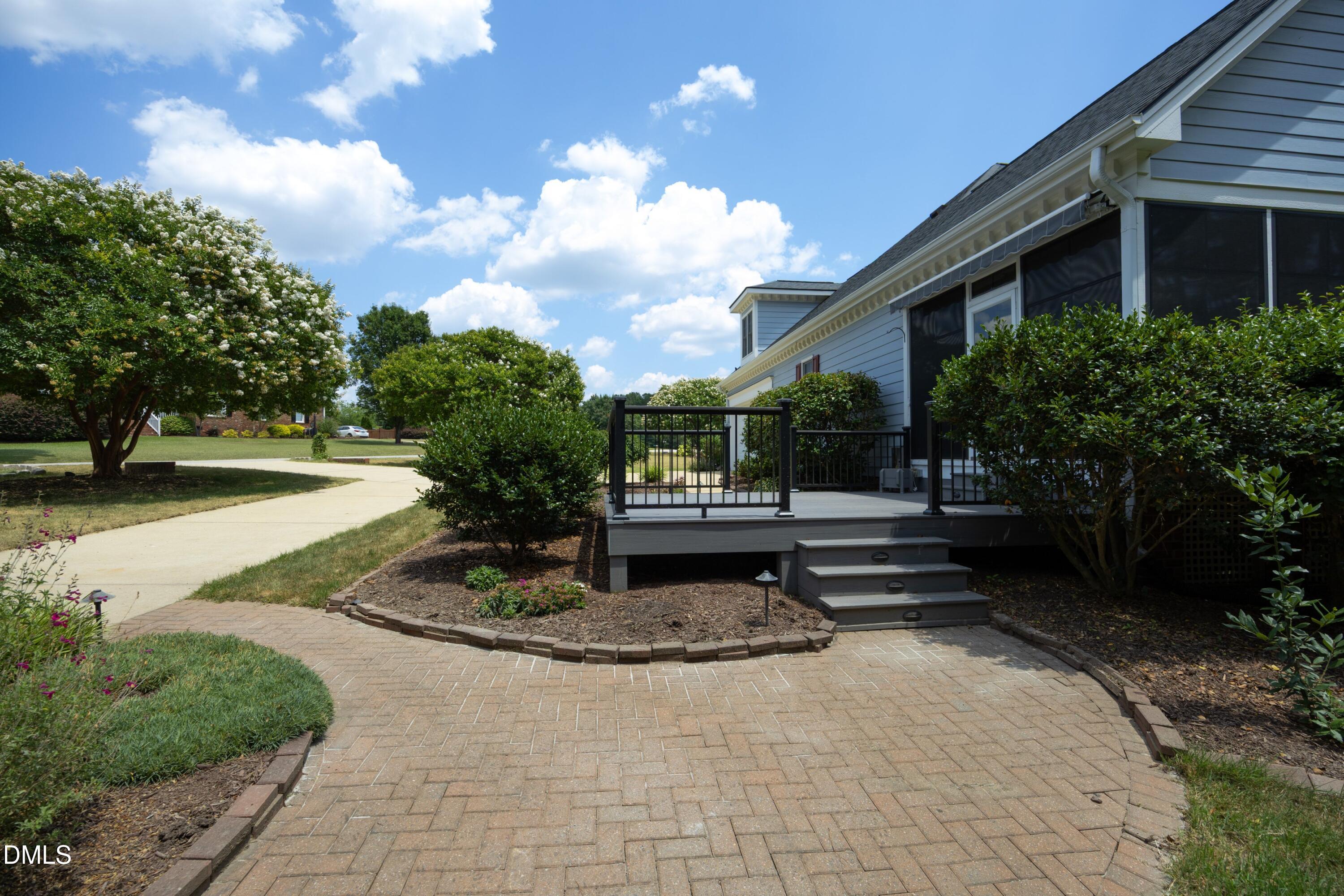 main property photo 41