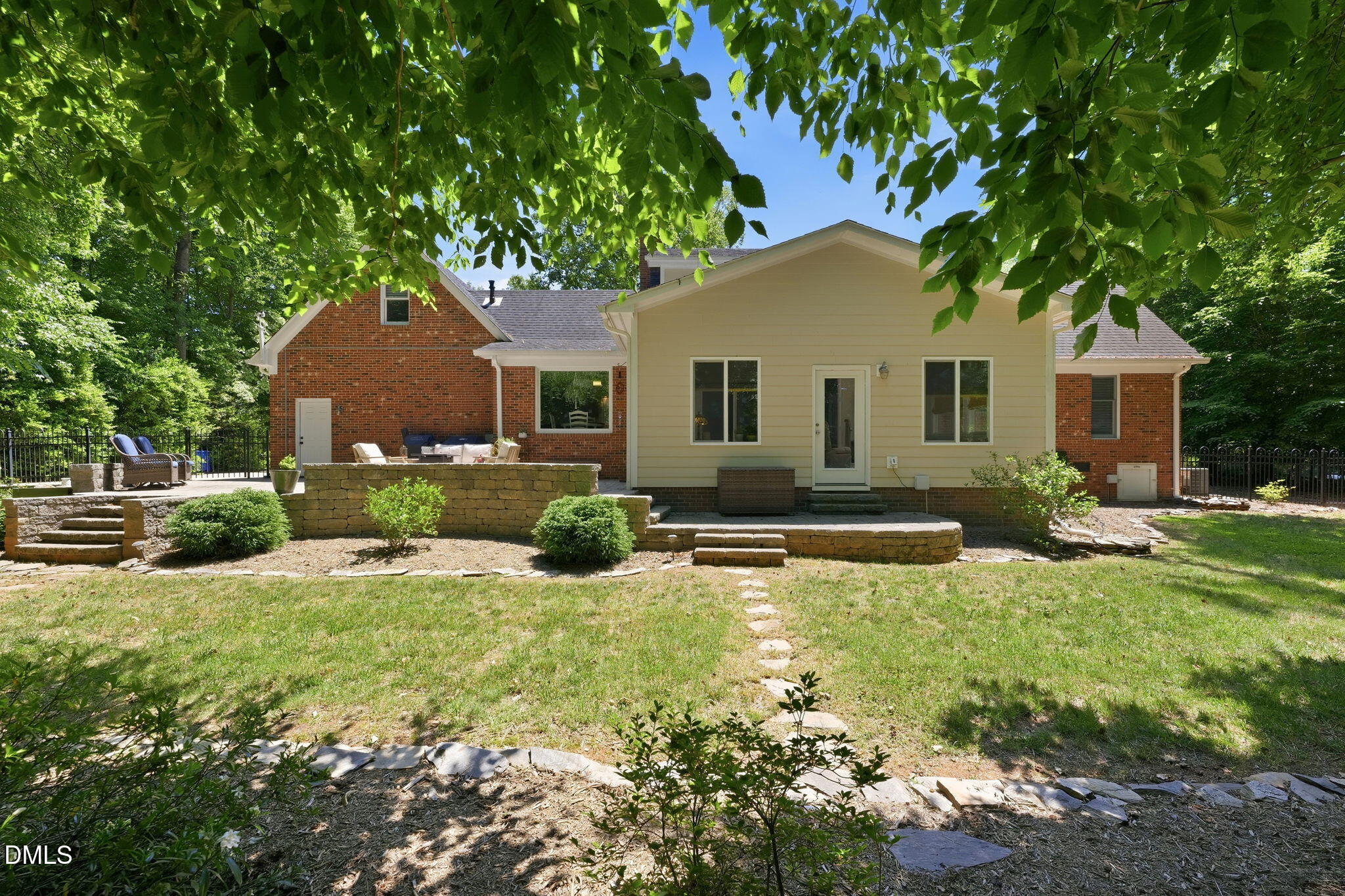 main property photo 34