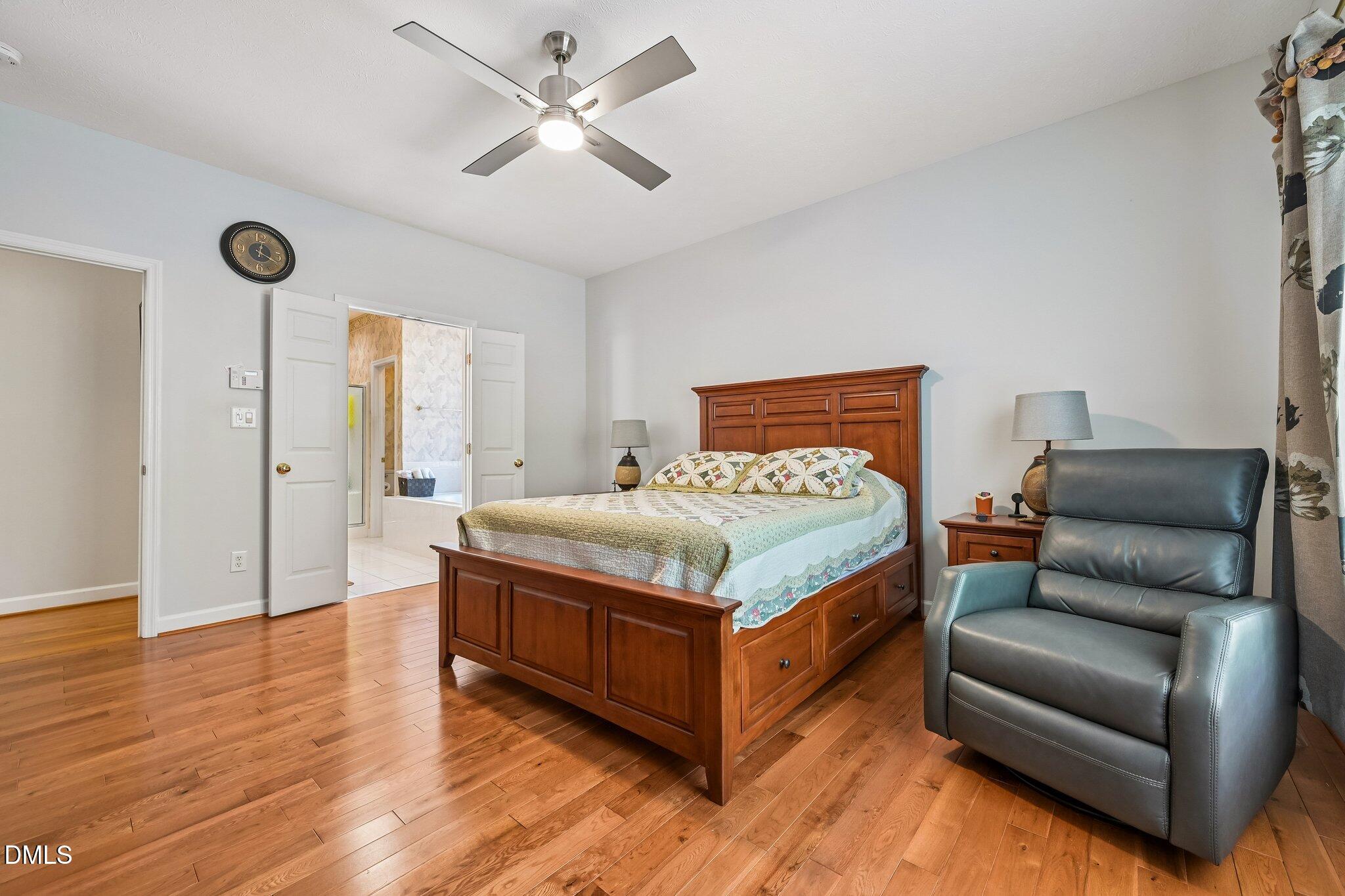 main property photo 25