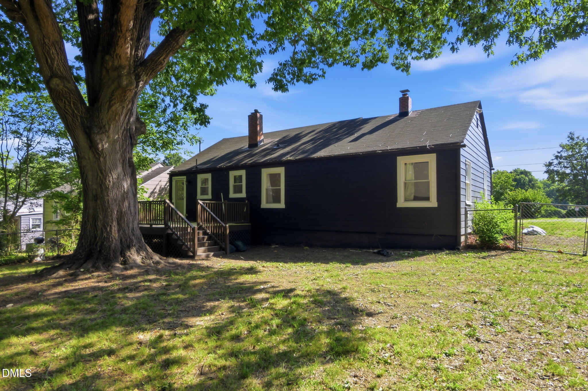 main property photo 30