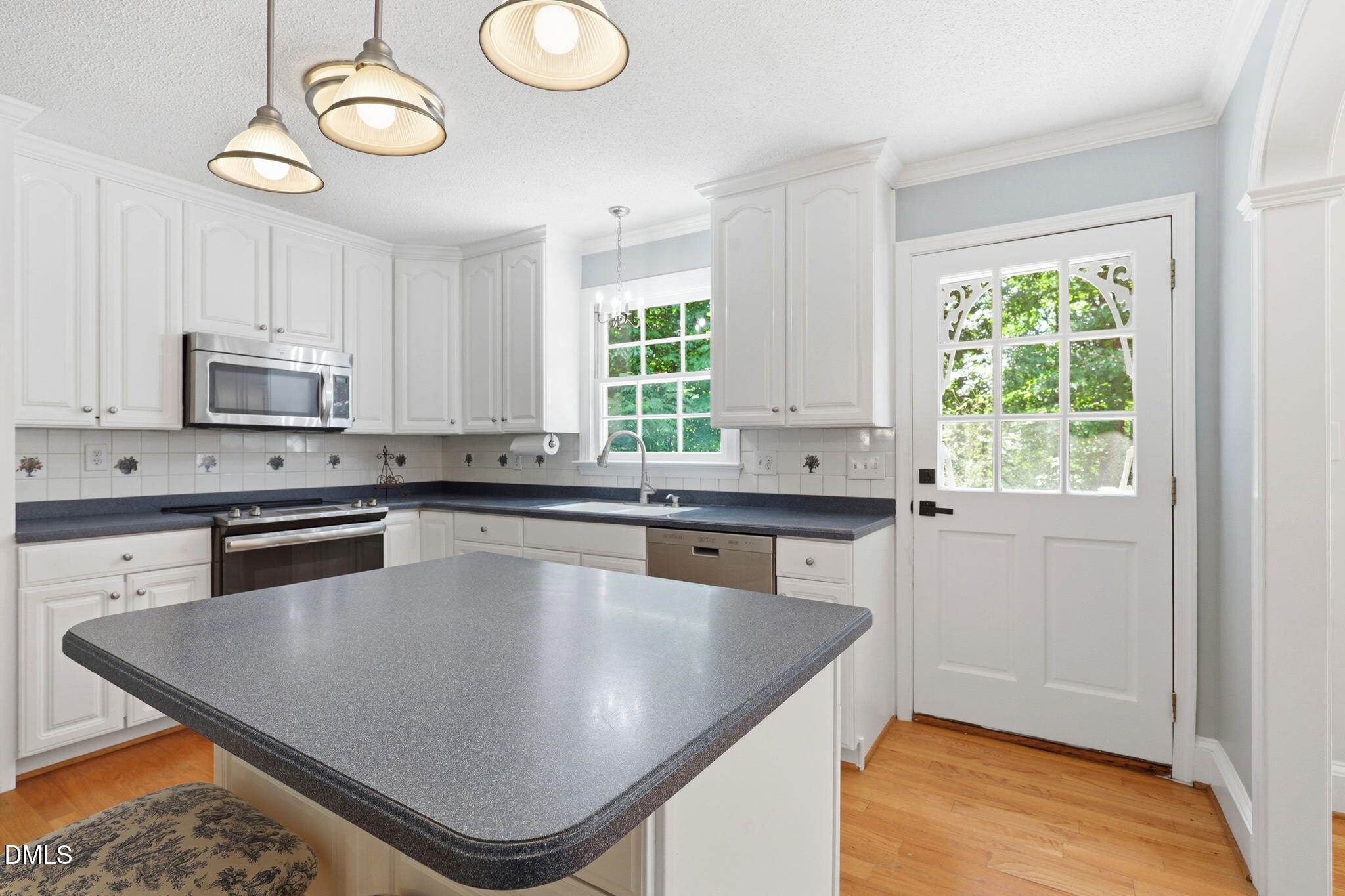 main property photo 19