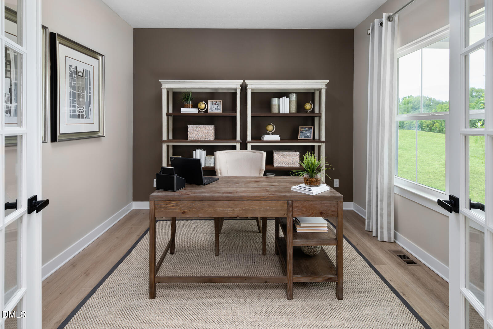 main property photo 15